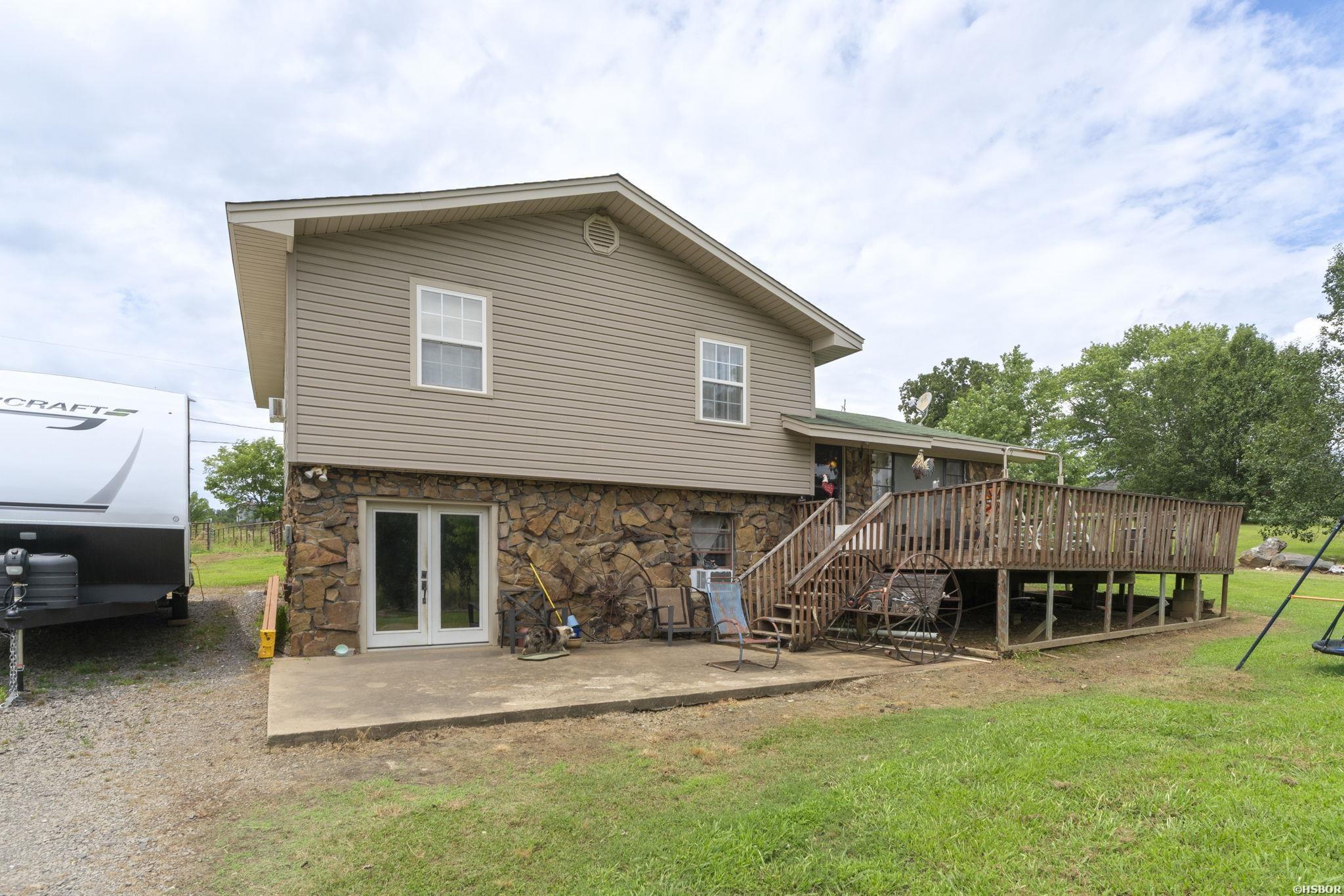 815 Old County Road N. Property Photo 6