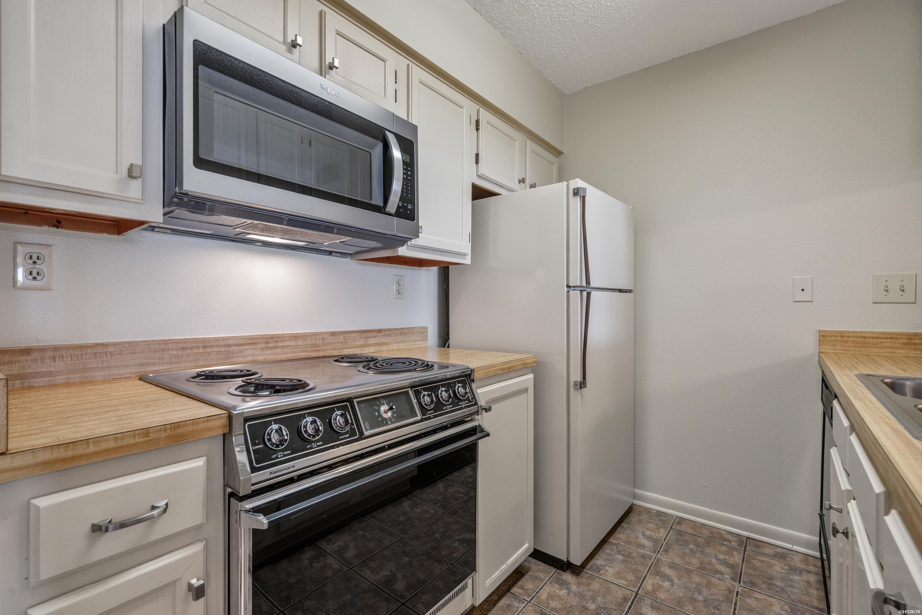 5371 Central Avenue Property Photo 8