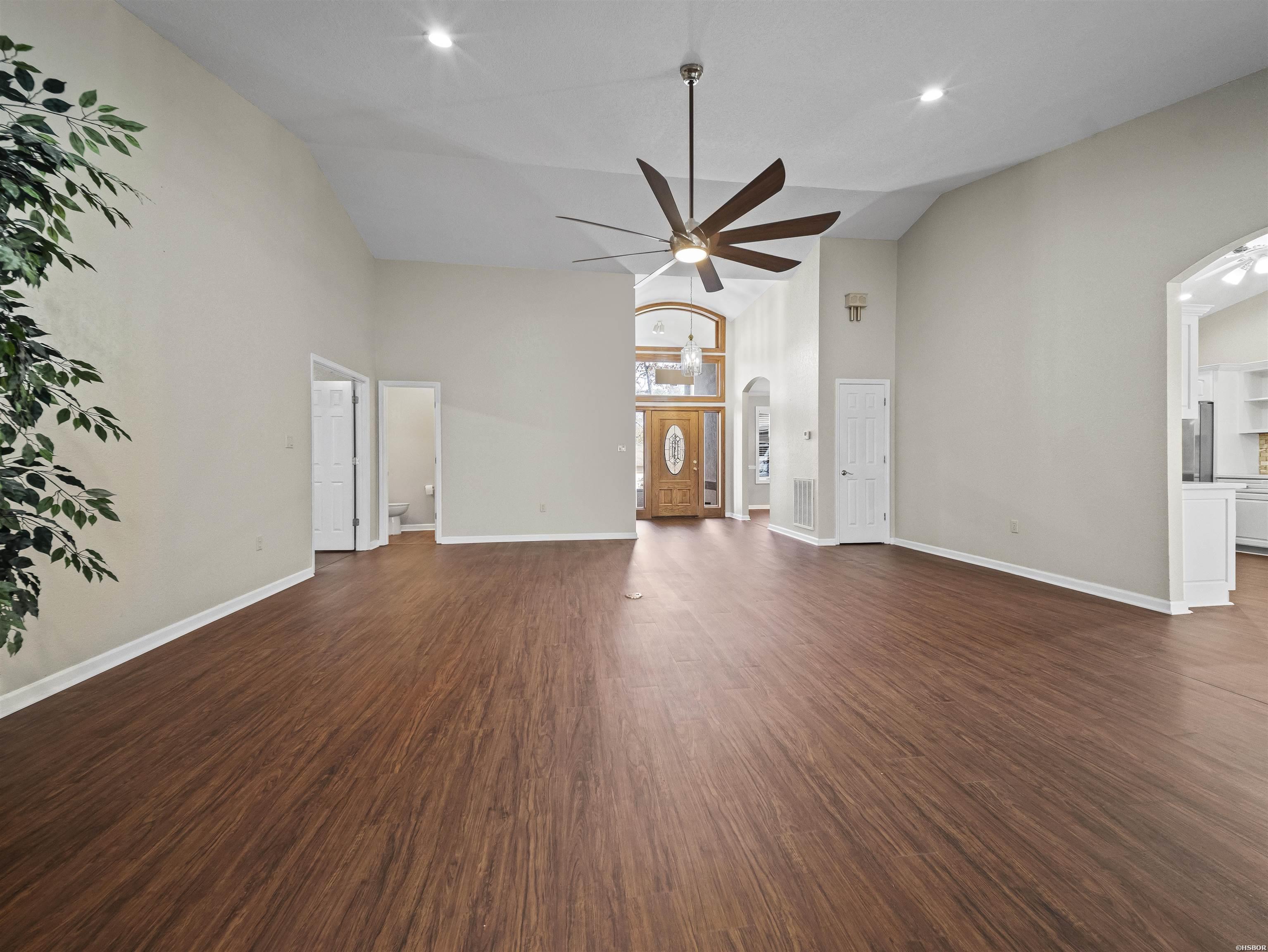 7 Resplandor Loop Property Photo 21