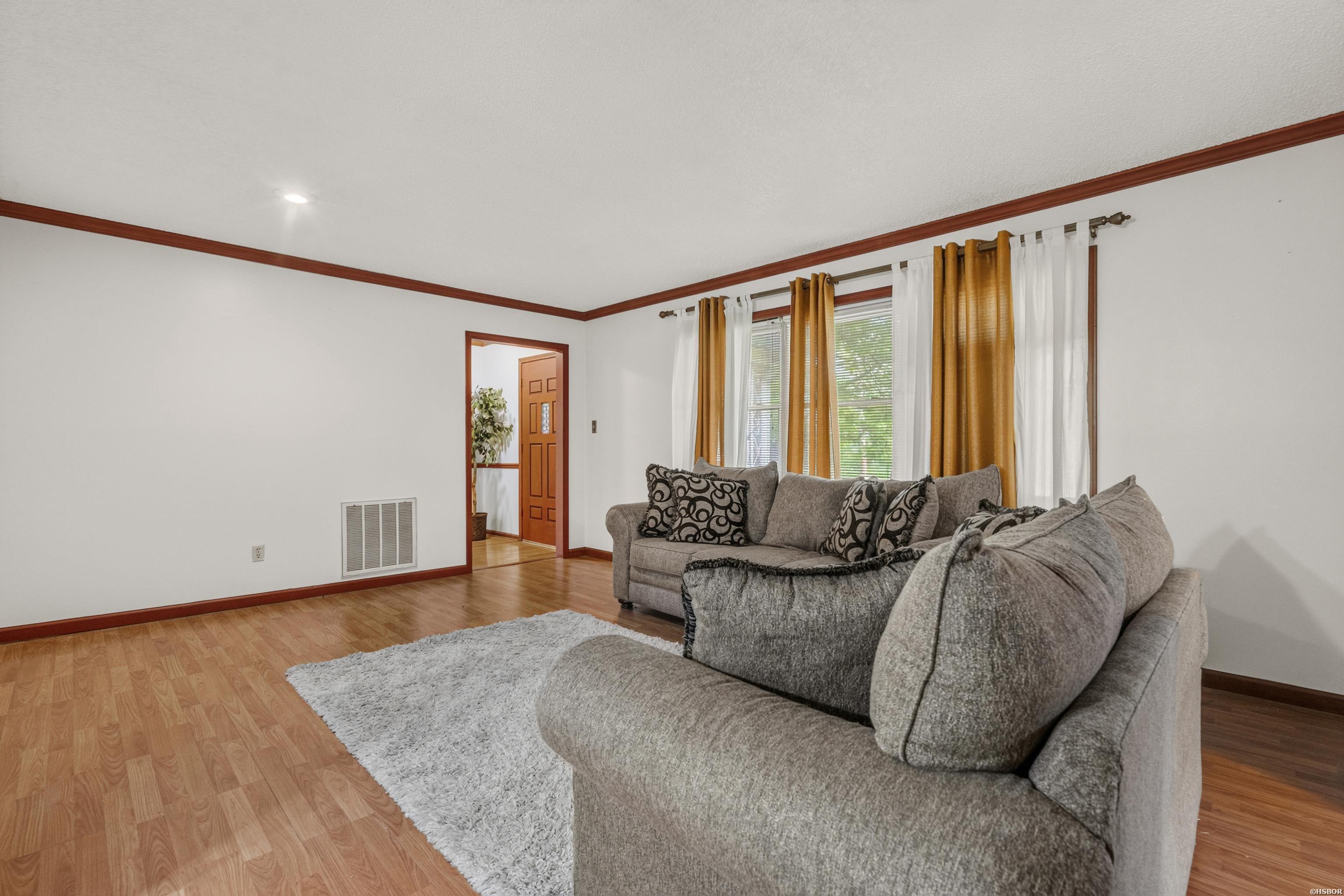 1701 St Louis Street Property Photo 9
