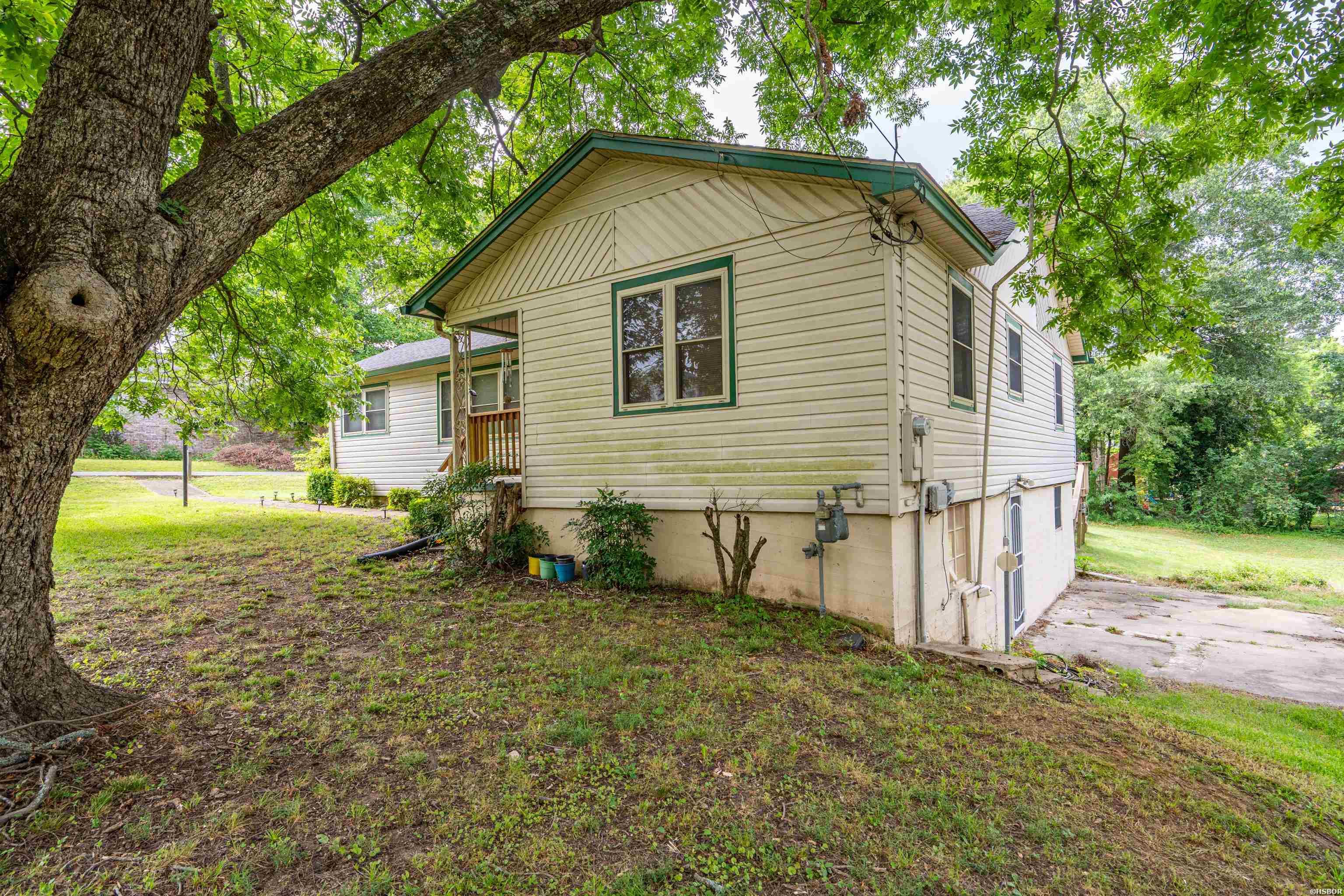 1701 St Louis Street Property Photo 42