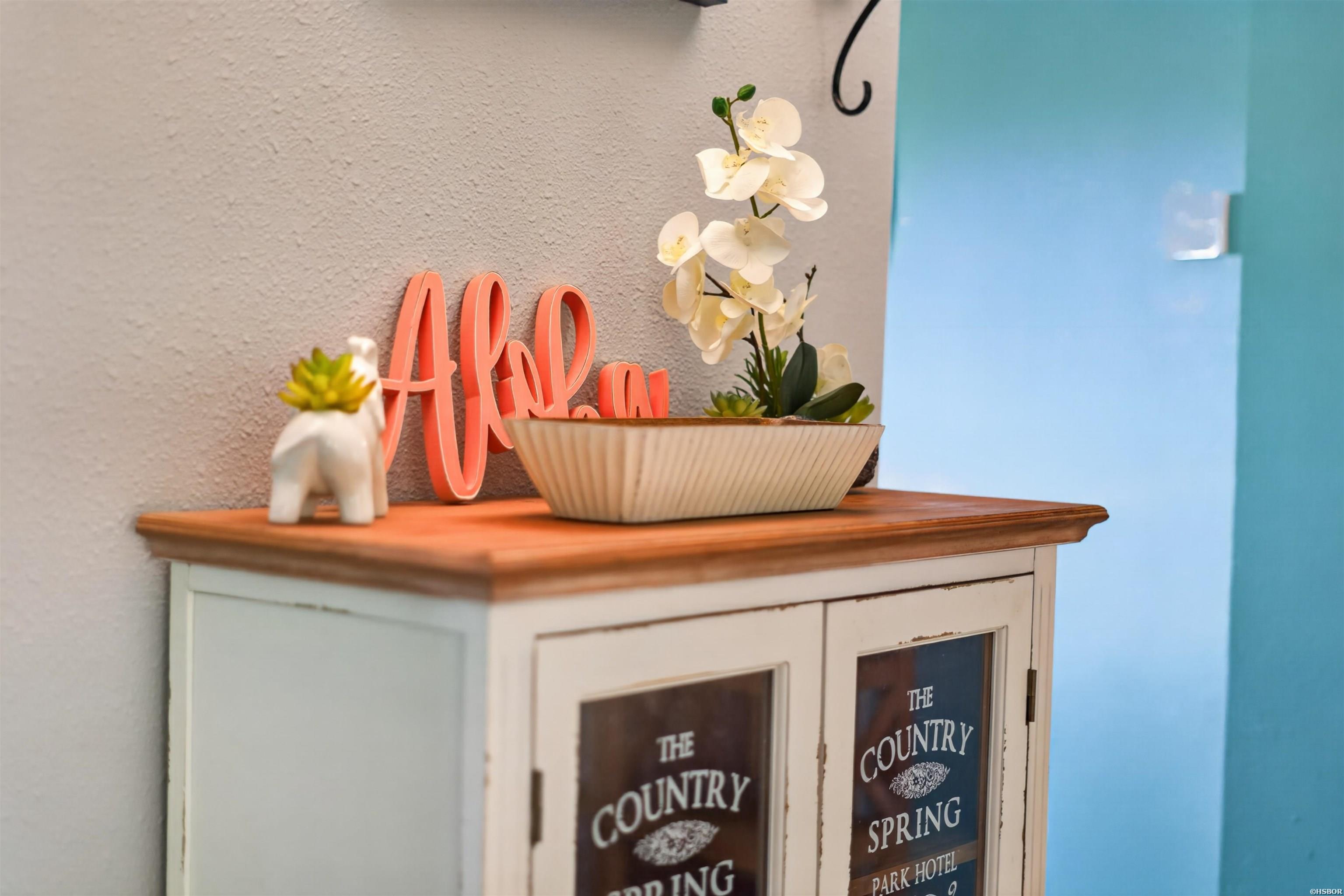 112 Honolulu Court Property Photo 4