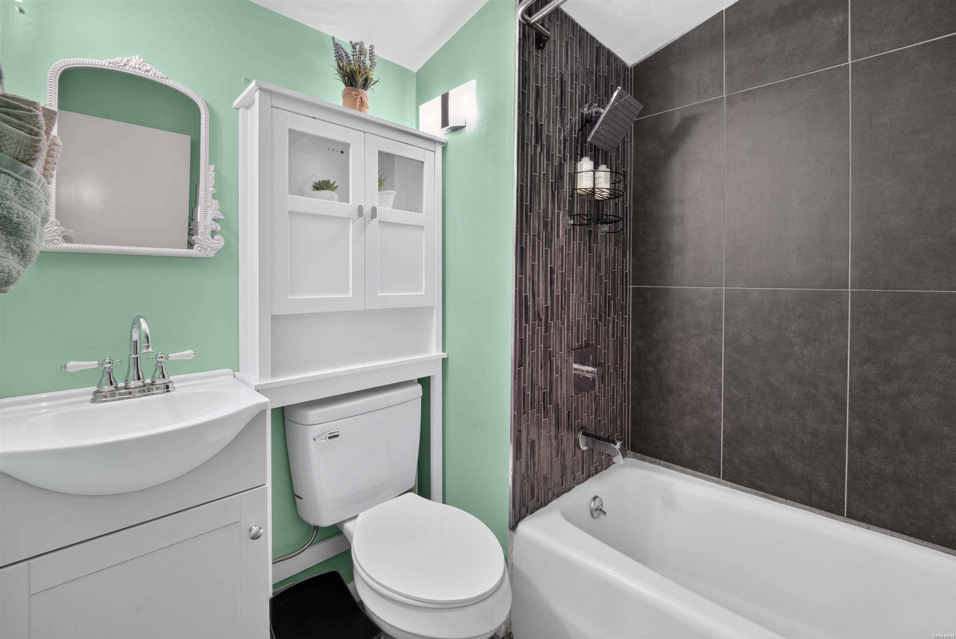 112 Honolulu Court Property Photo 22