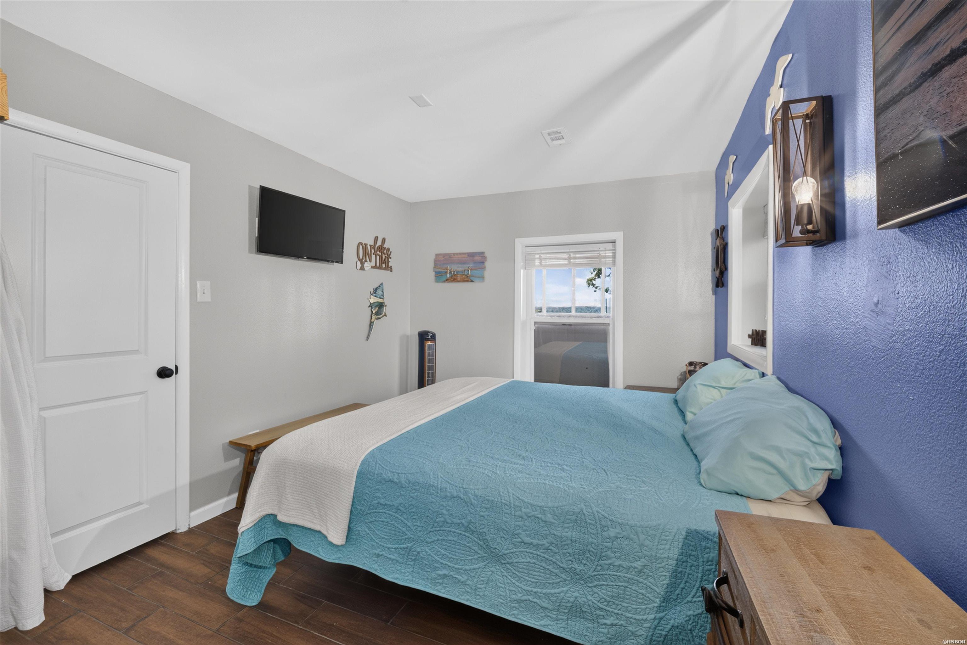 112 Honolulu Court Property Photo 27