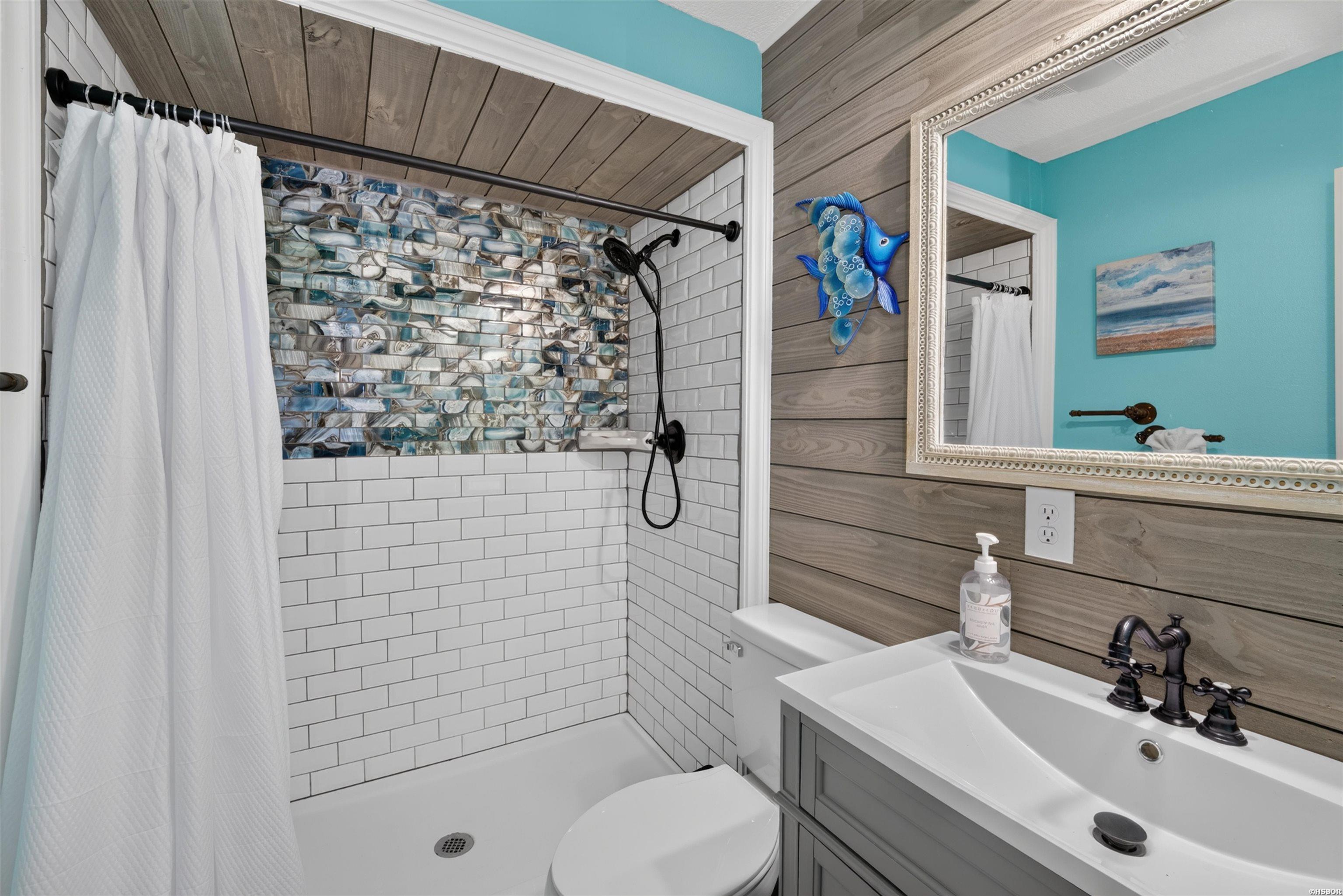 112 Honolulu Court Property Photo 28