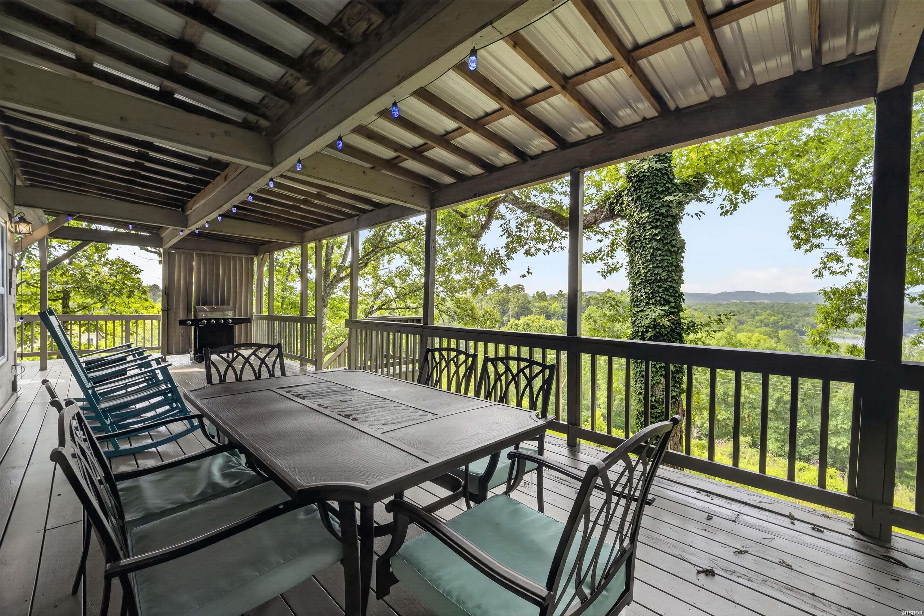 112 Honolulu Court Property Photo 33