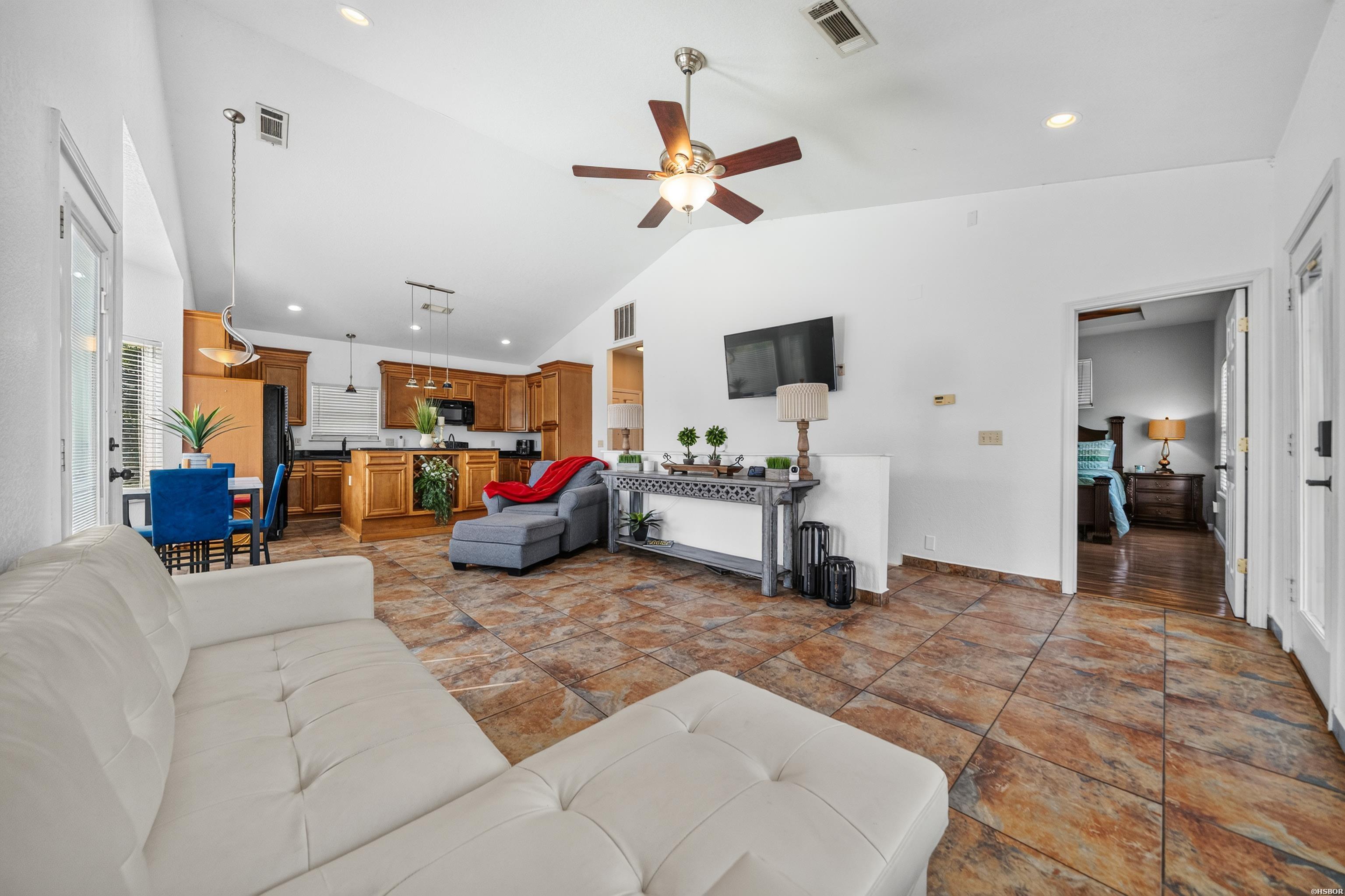 208 Aberina Property Photo 15