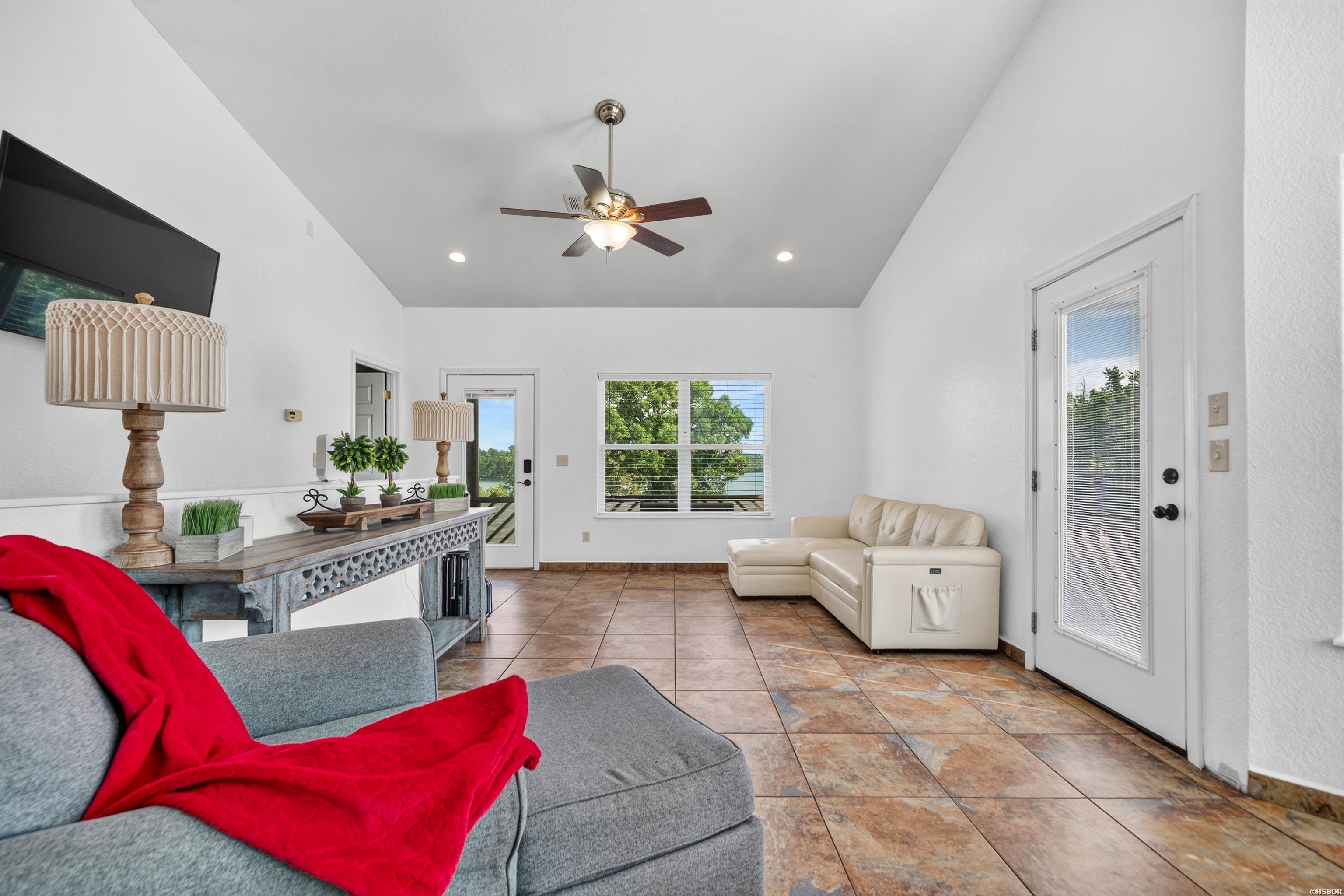 208 Aberina Property Photo 16
