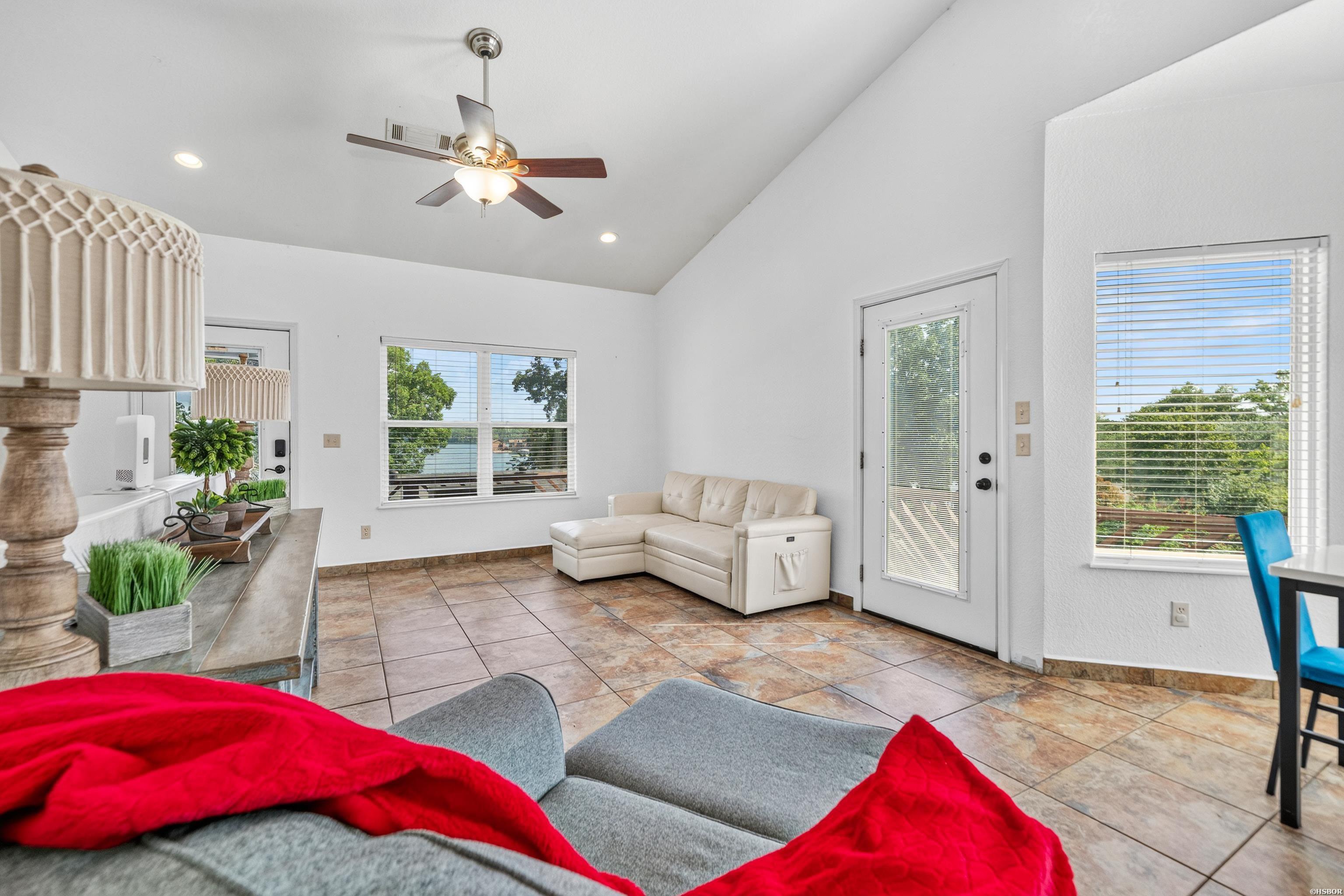 208 Aberina Property Photo 17