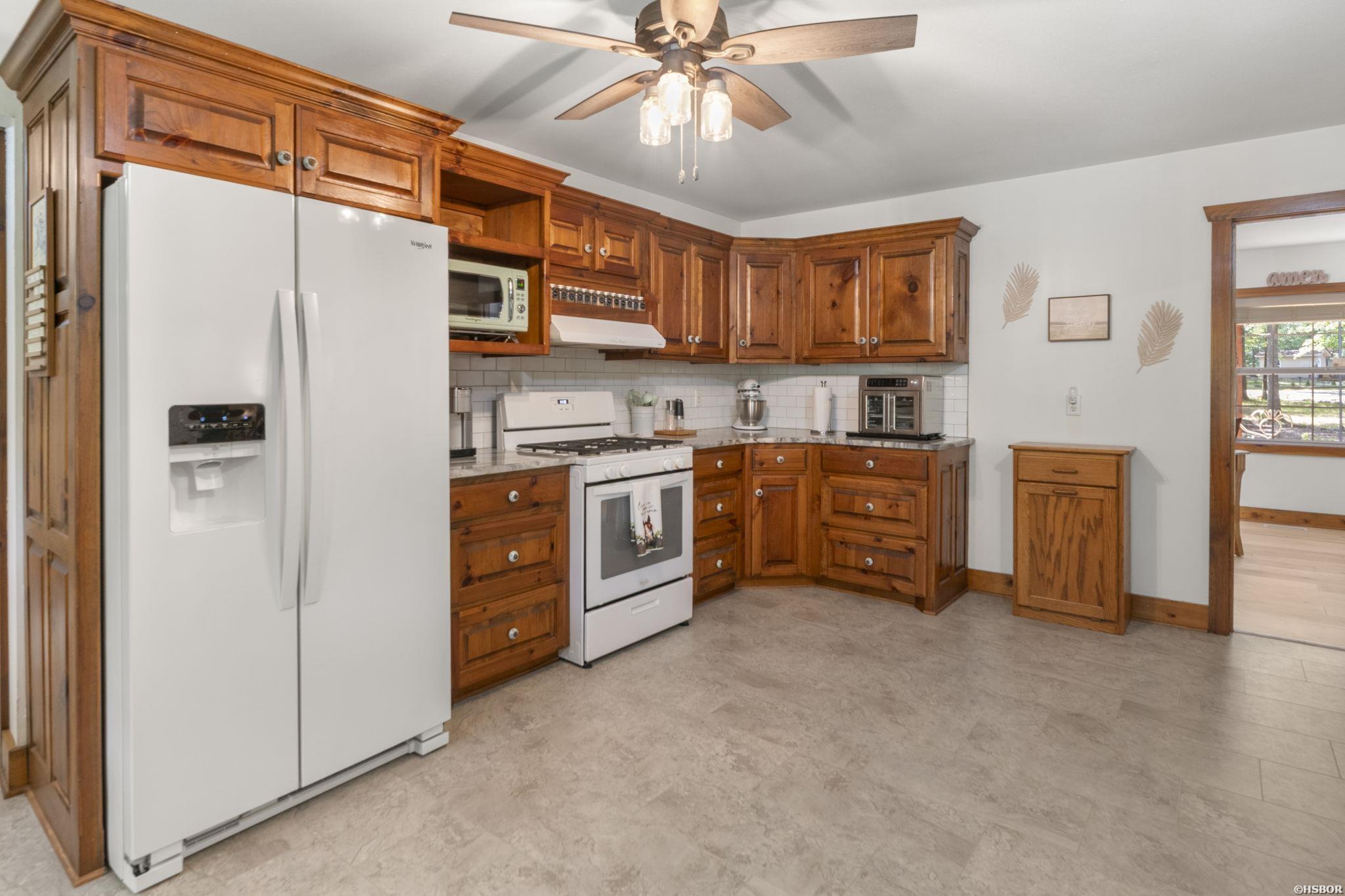 207 Holland Lane Property Photo 14