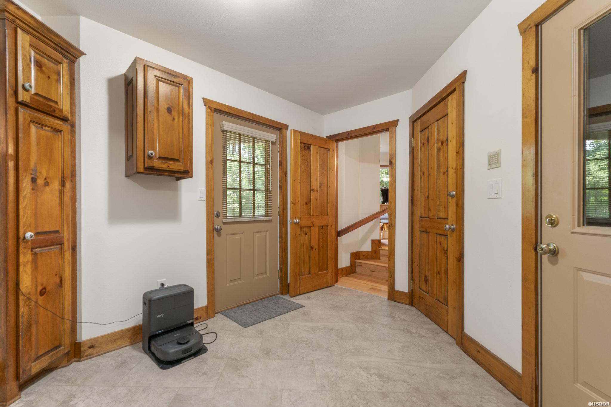 207 Holland Lane Property Photo 19
