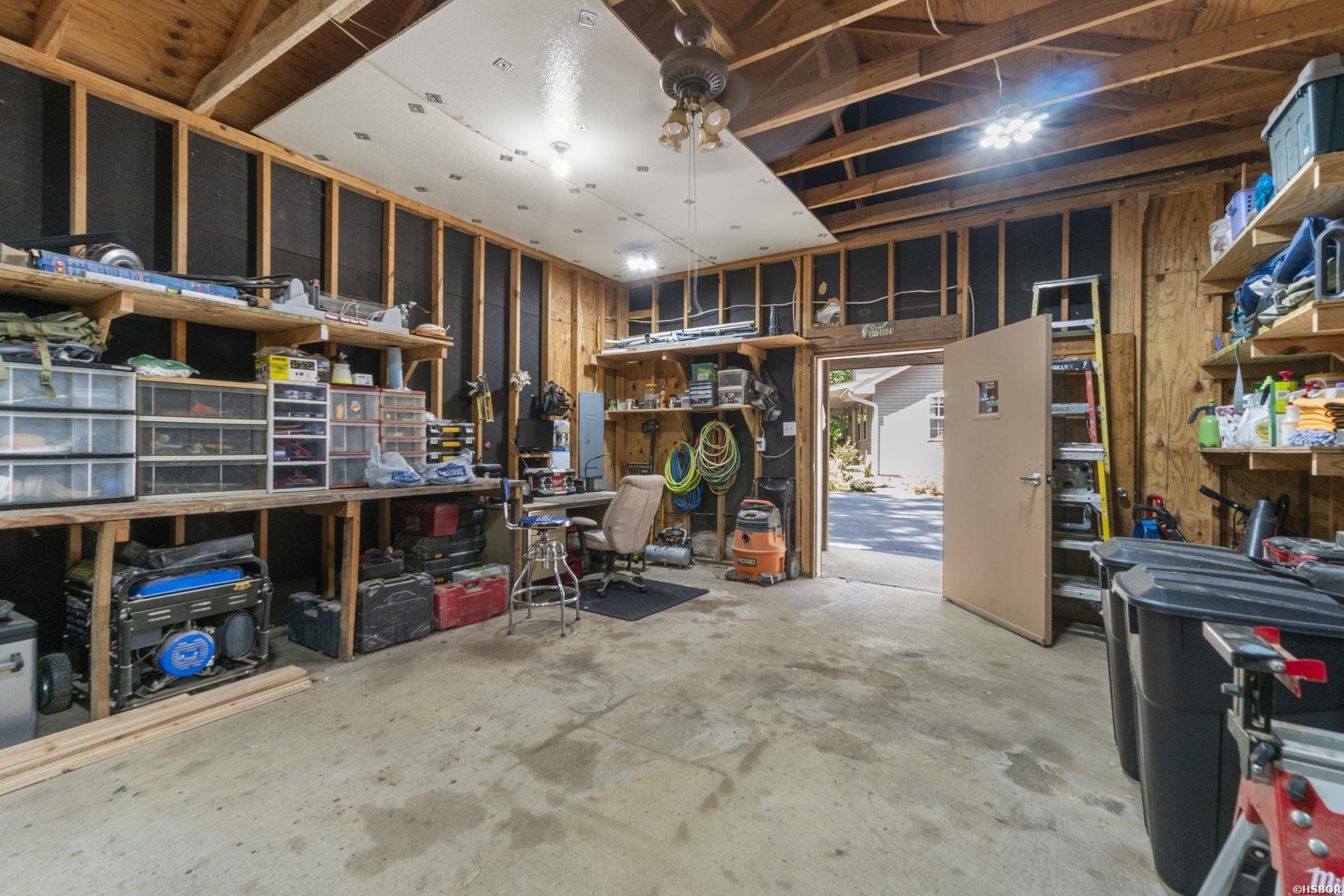 207 Holland Lane Property Photo 47