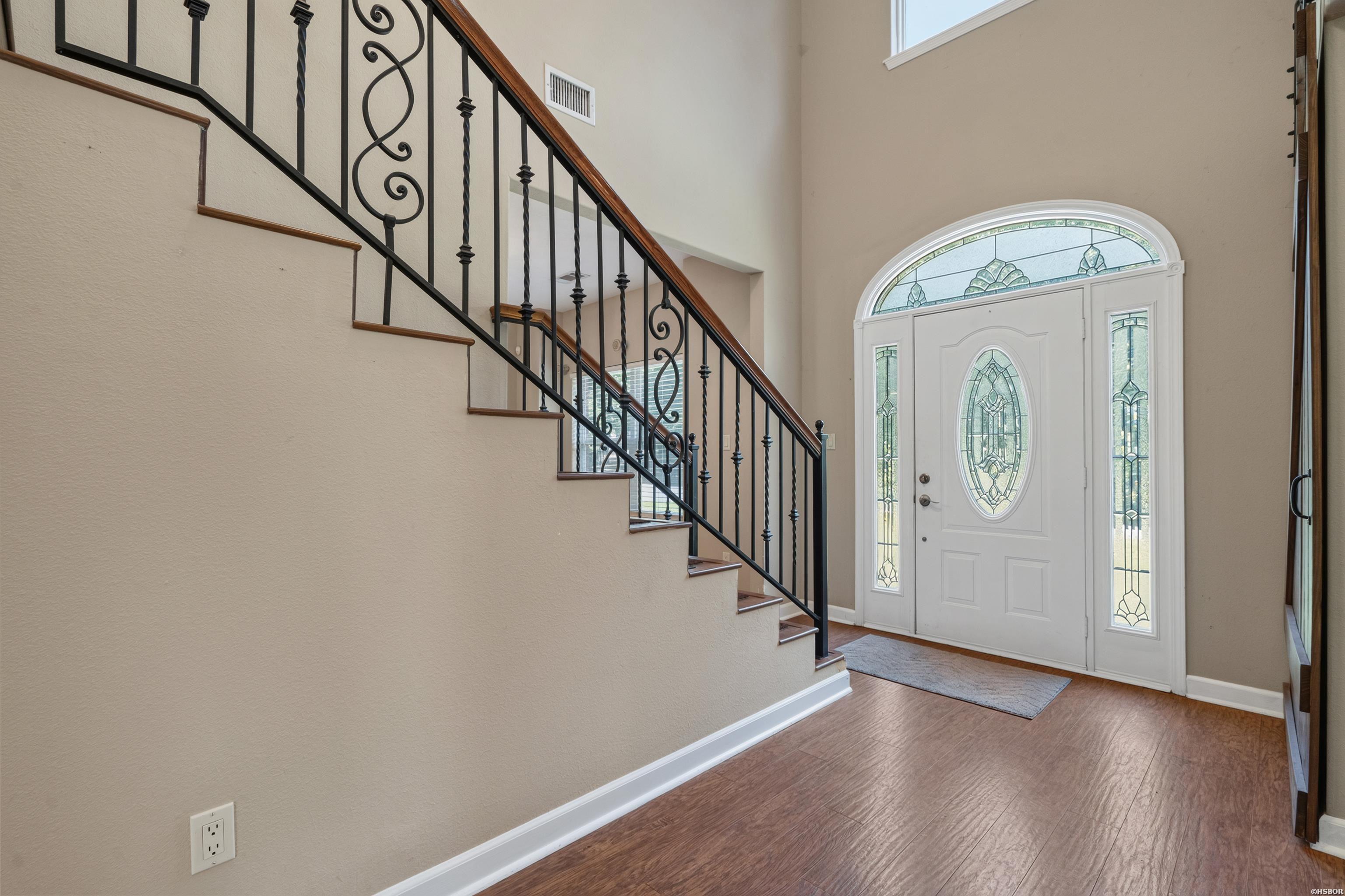 151 Wincastle Property Photo 4