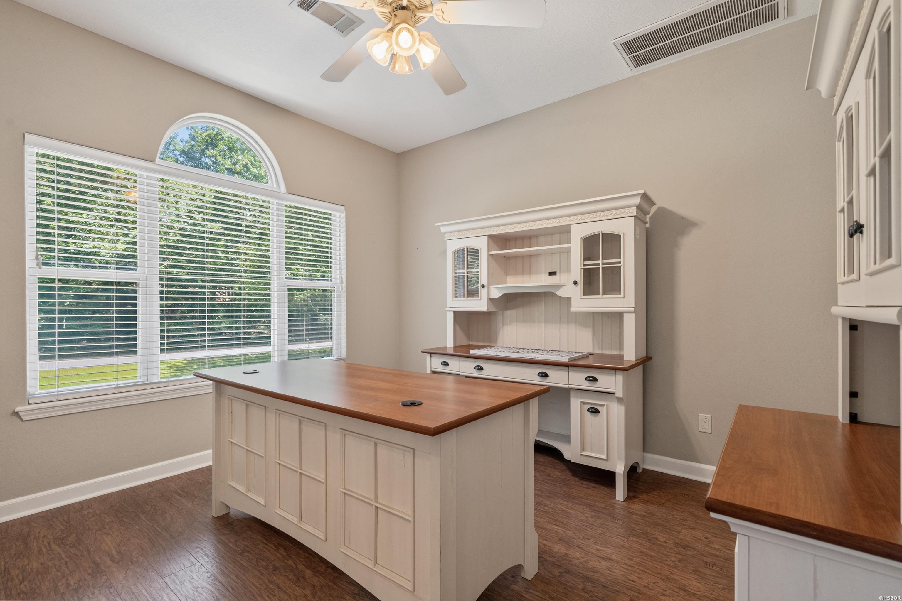151 Wincastle Property Photo 6