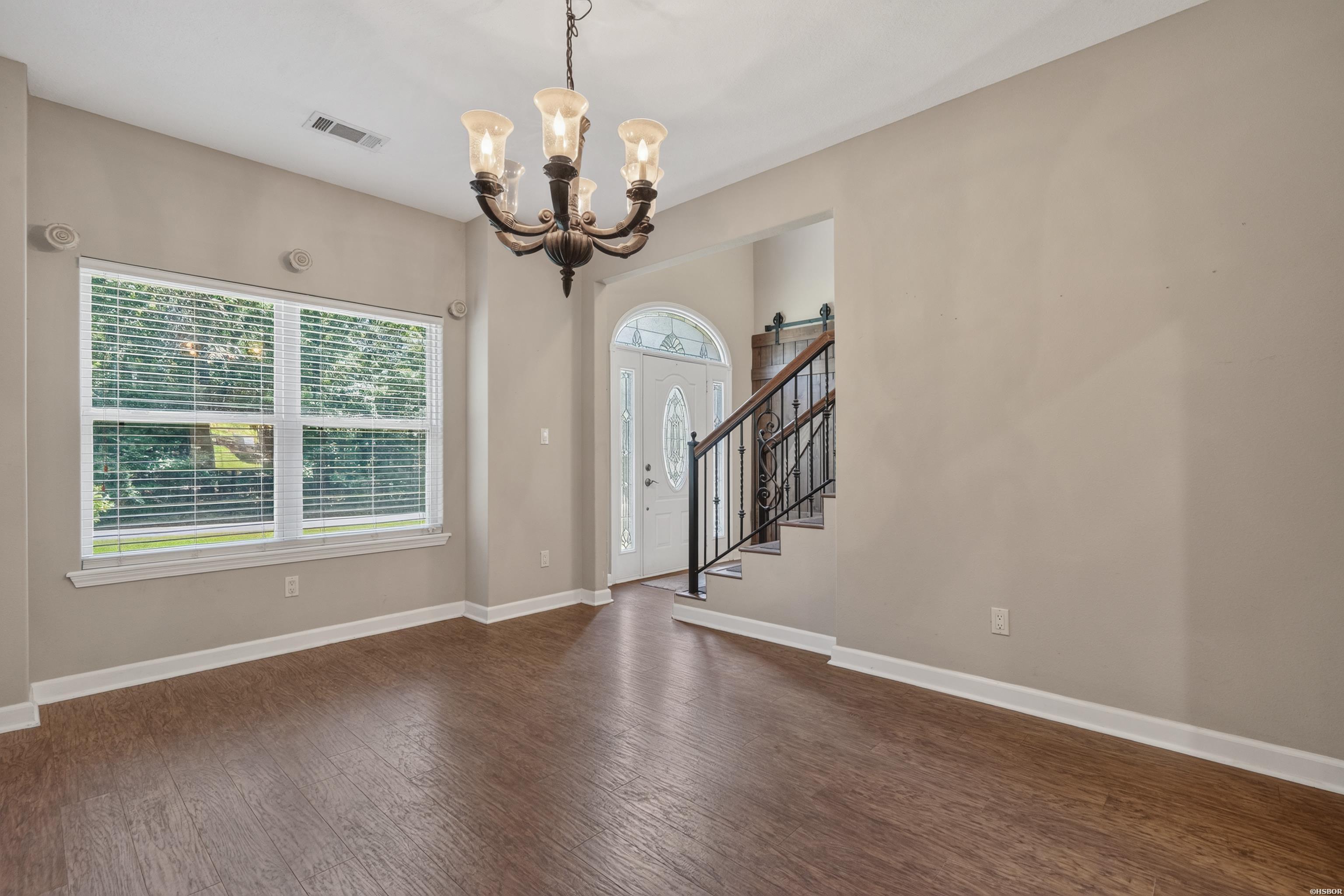 151 Wincastle Property Photo 8
