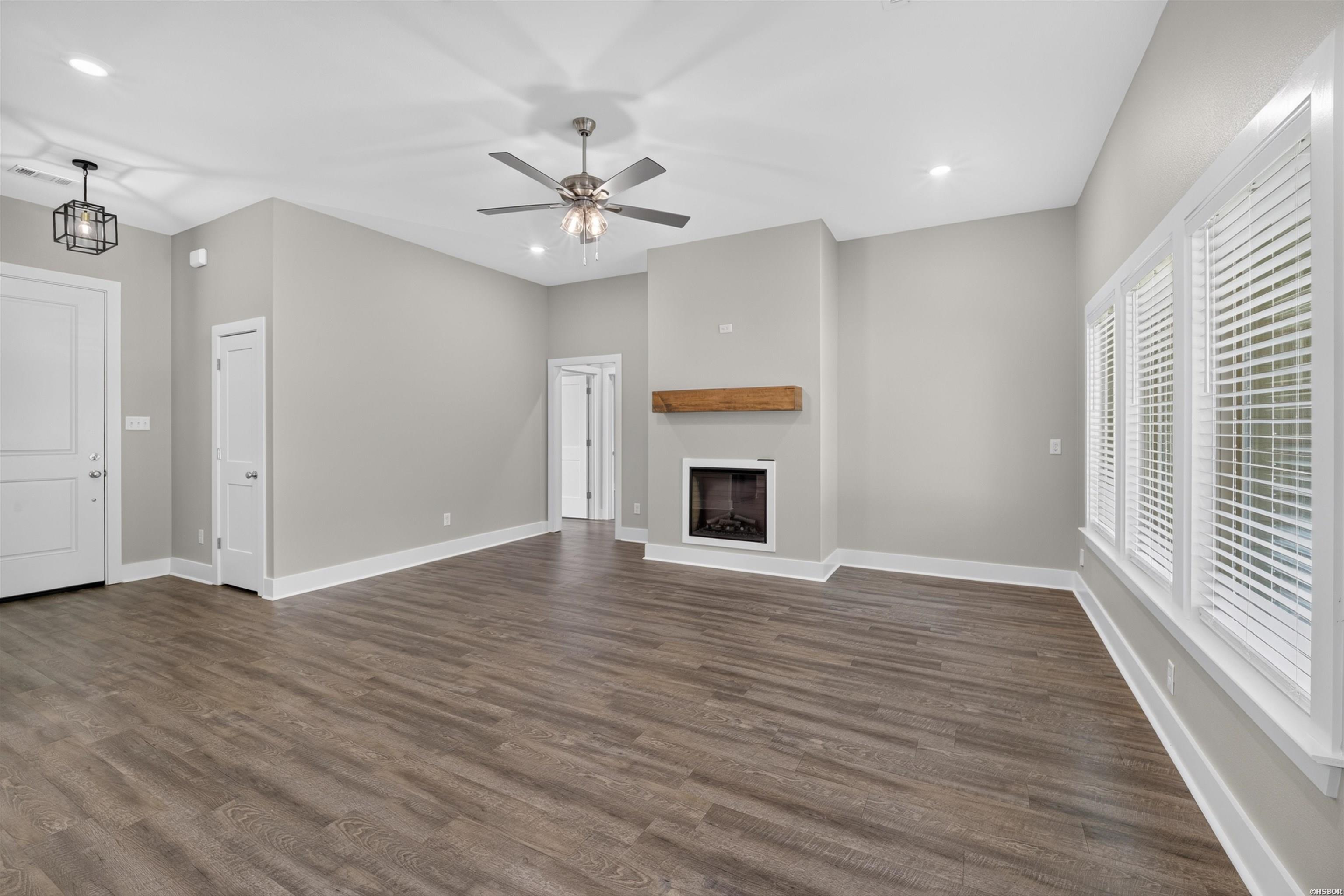 5009 Springwood Circle Property Photo 6