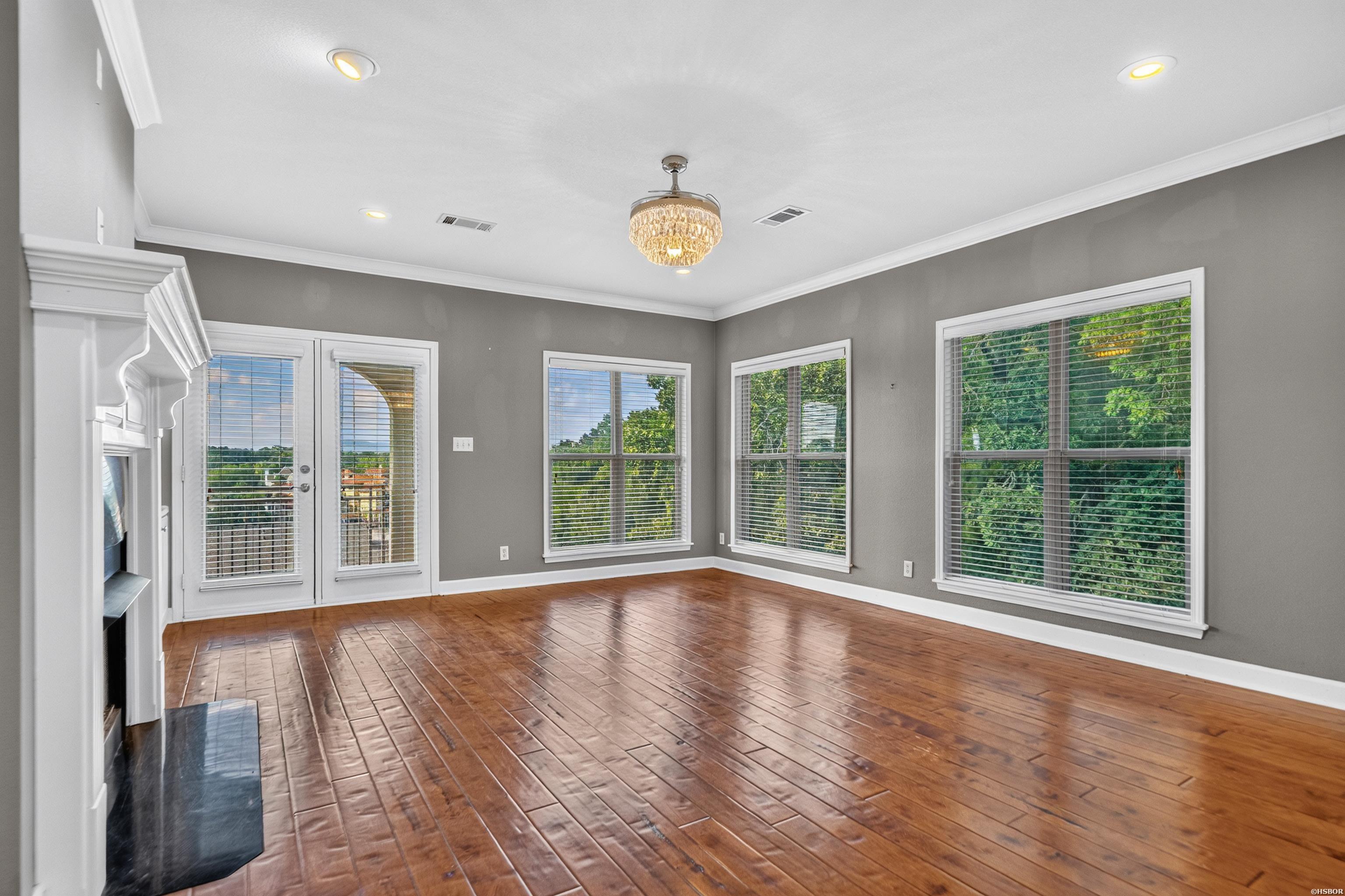 518 Amity Property Photo 6