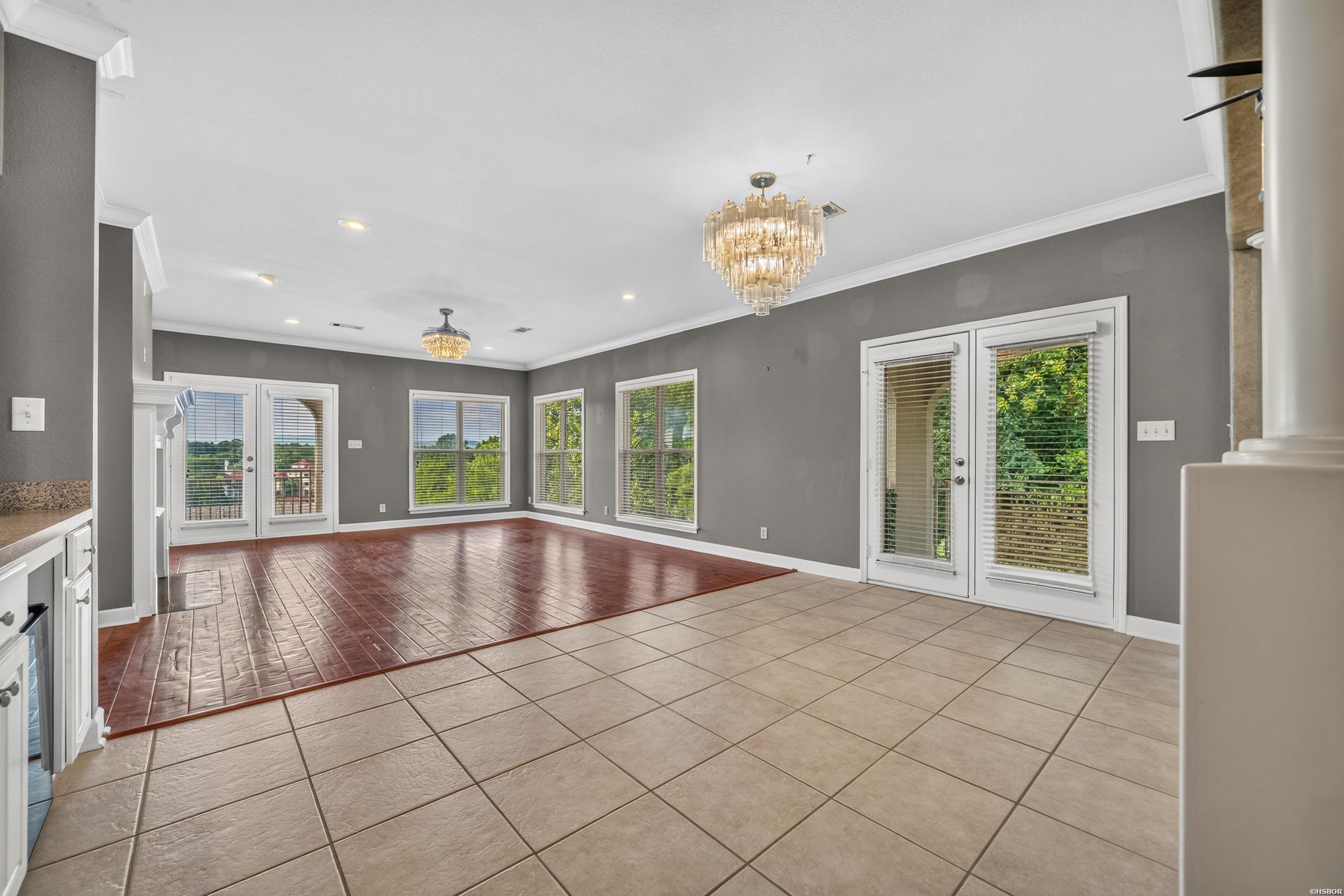 518 Amity Property Photo 12