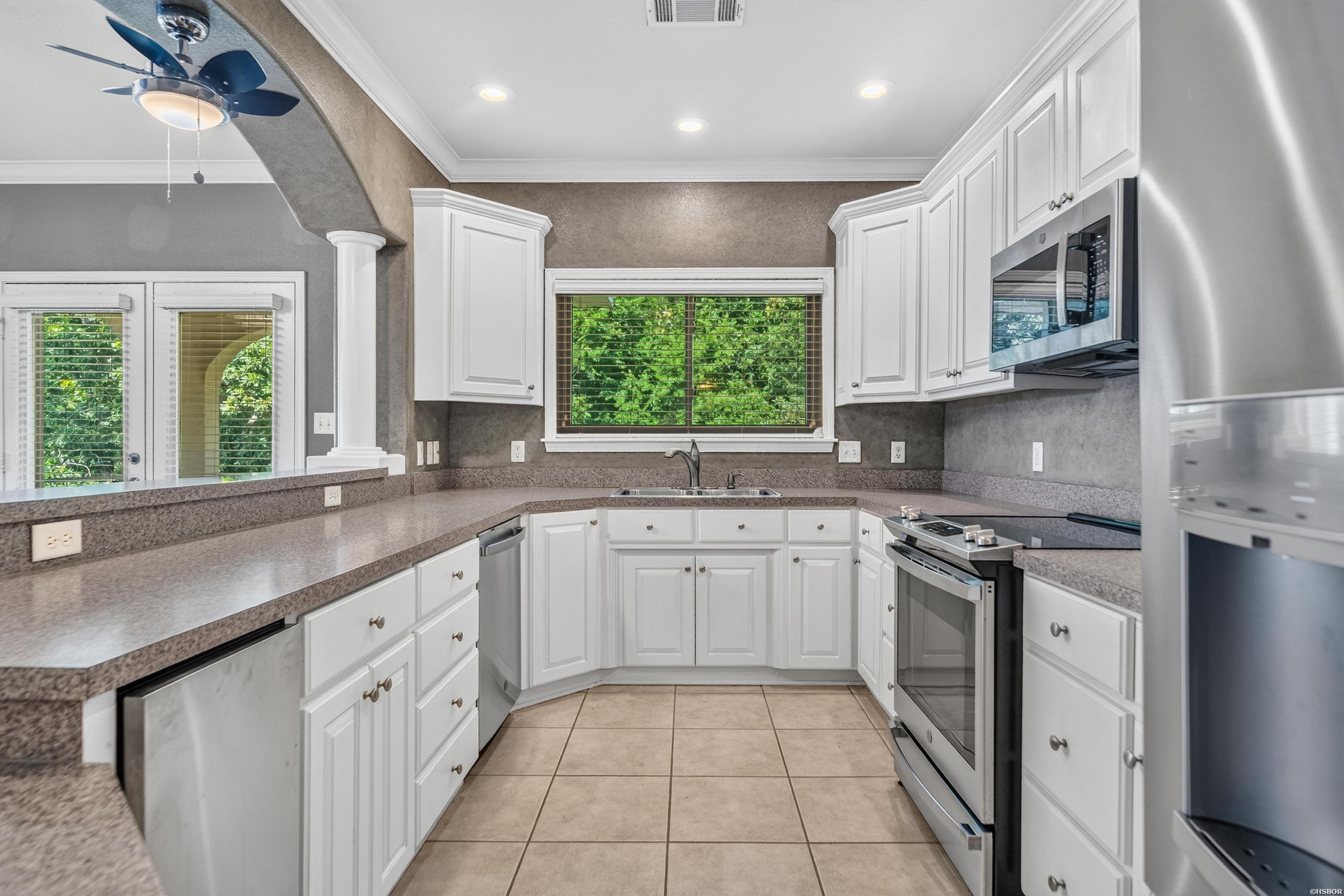 518 Amity Property Photo 16