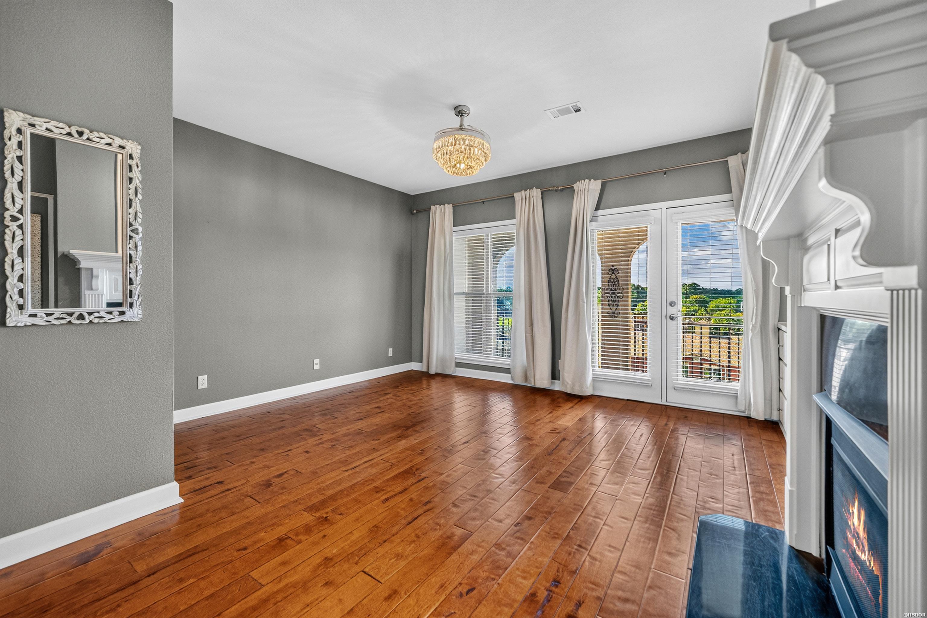 518 Amity Property Photo 21