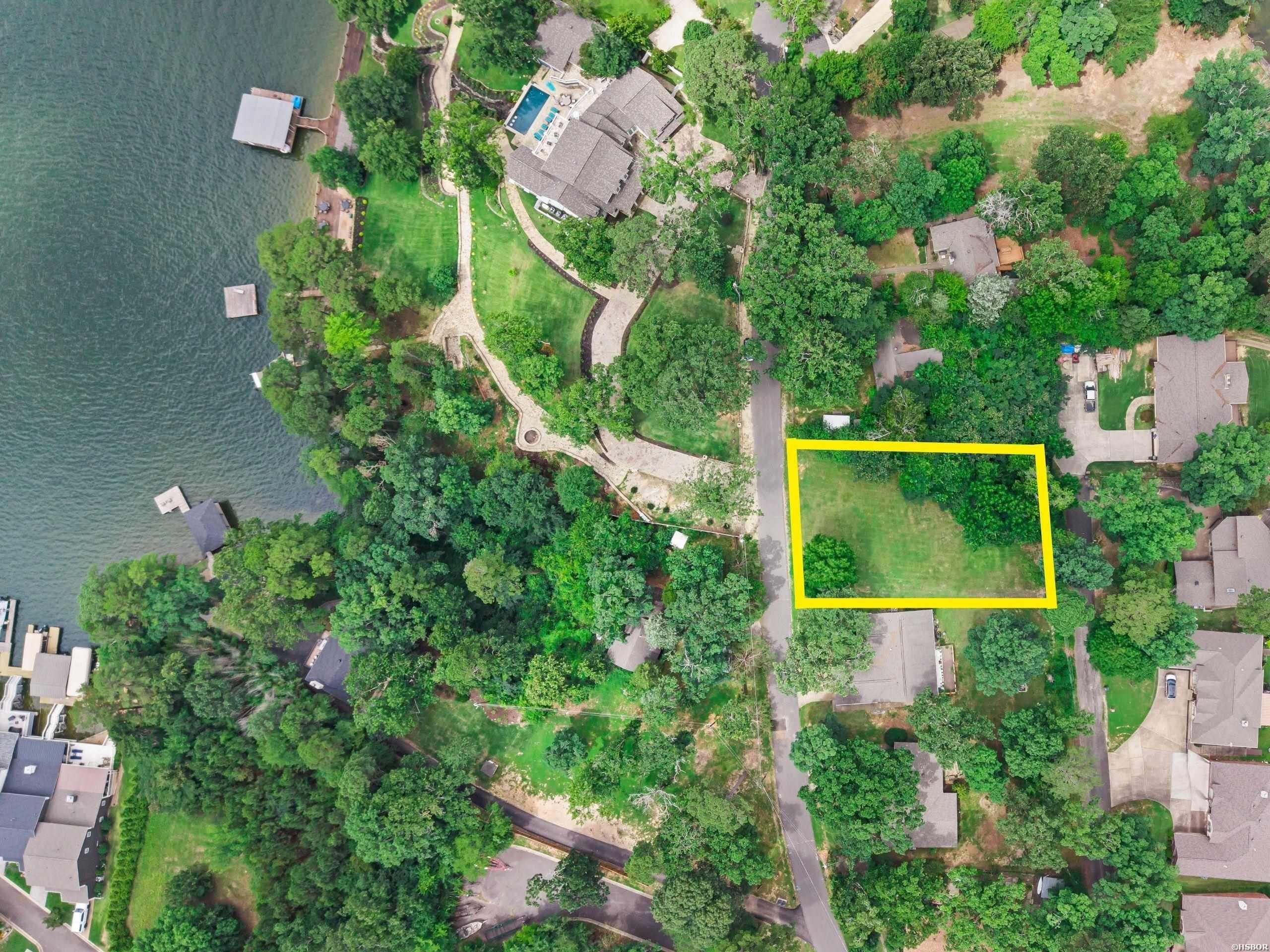 806 Lakeland Point Property Photo 2