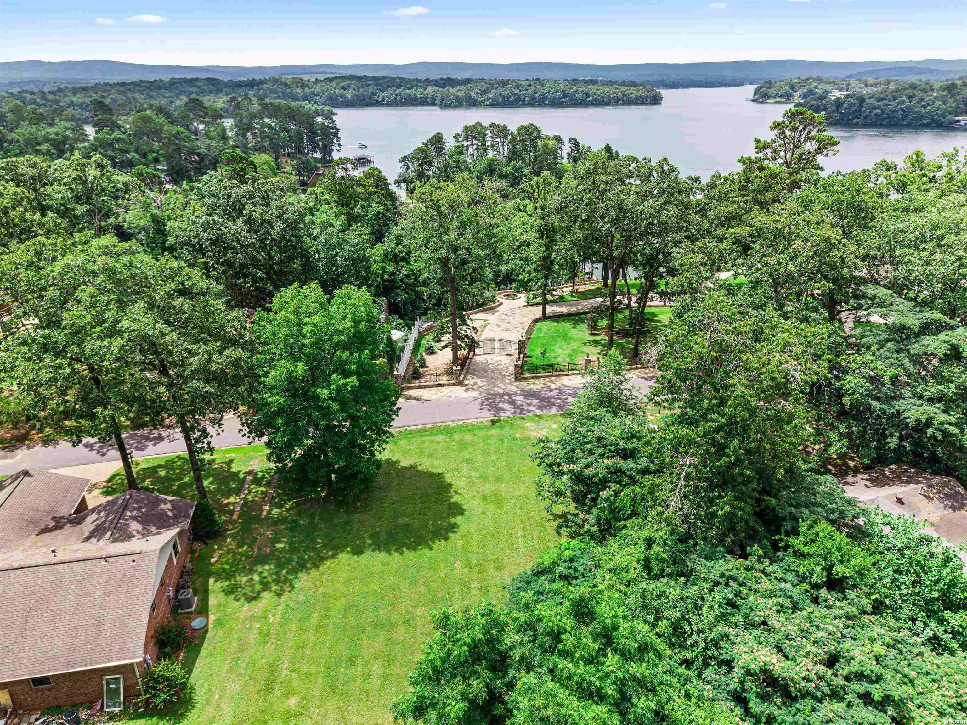 806 Lakeland Point Property Photo 13
