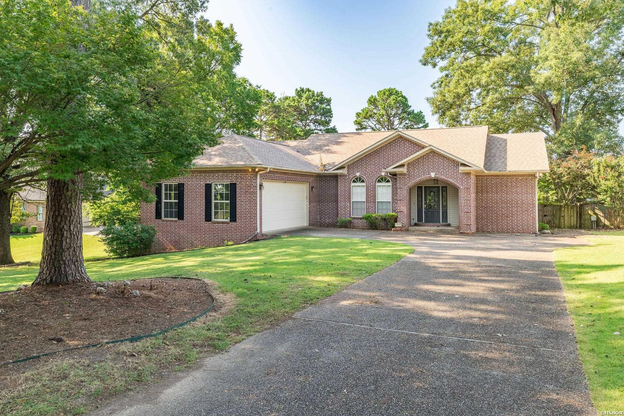 300 Tanglewood Road Property Photo 4