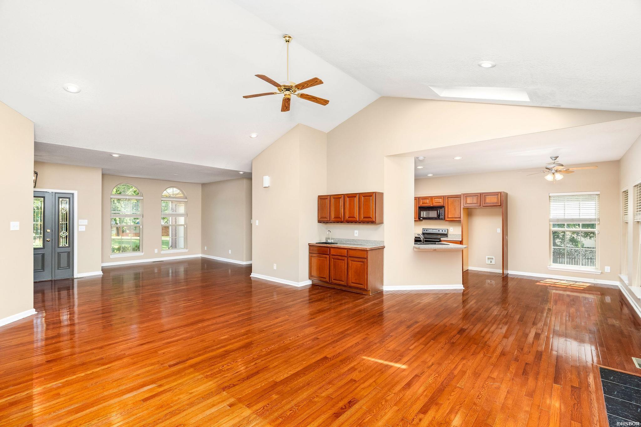 300 Tanglewood Road Property Photo 10