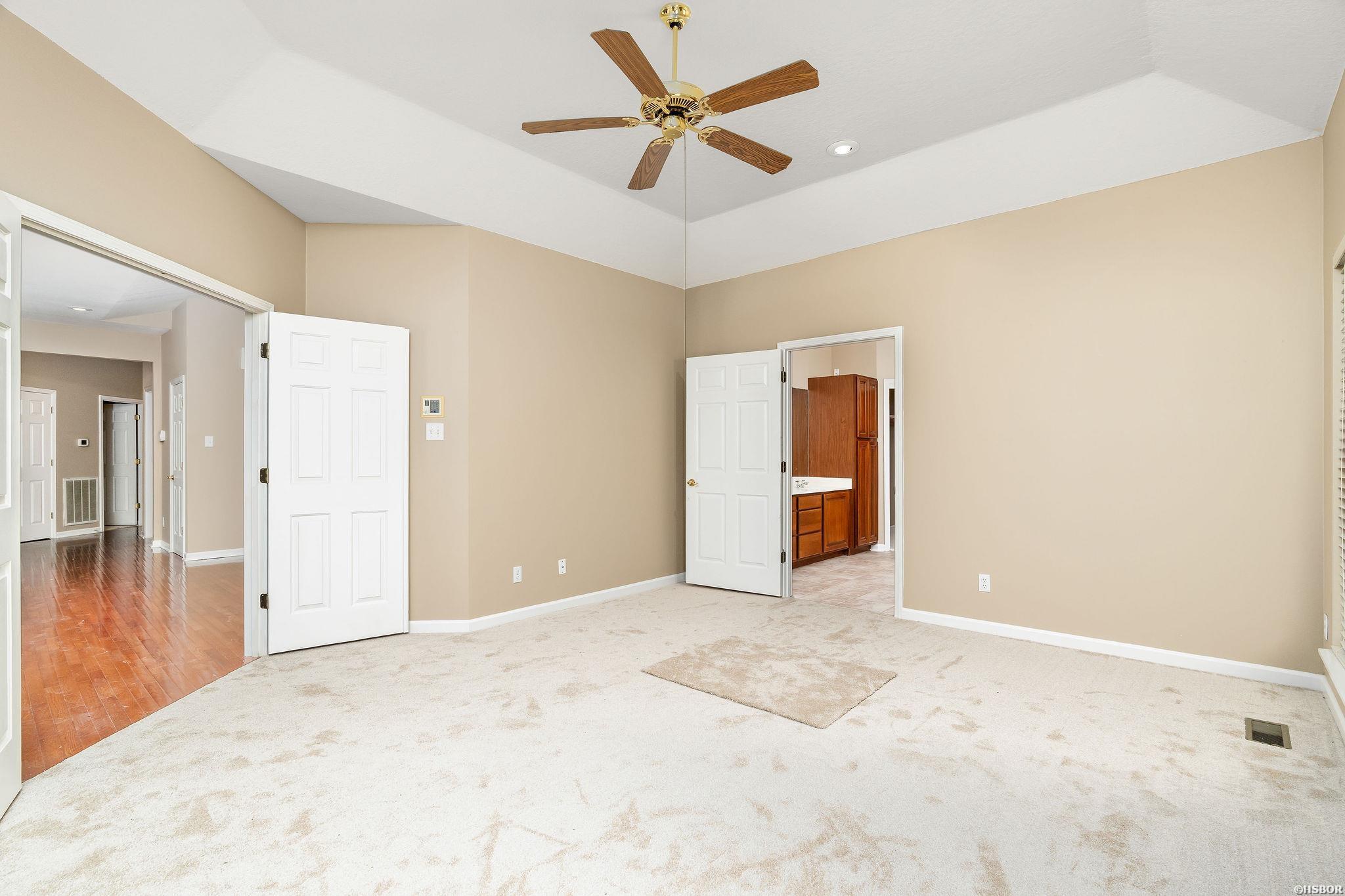 300 Tanglewood Road Property Photo 16
