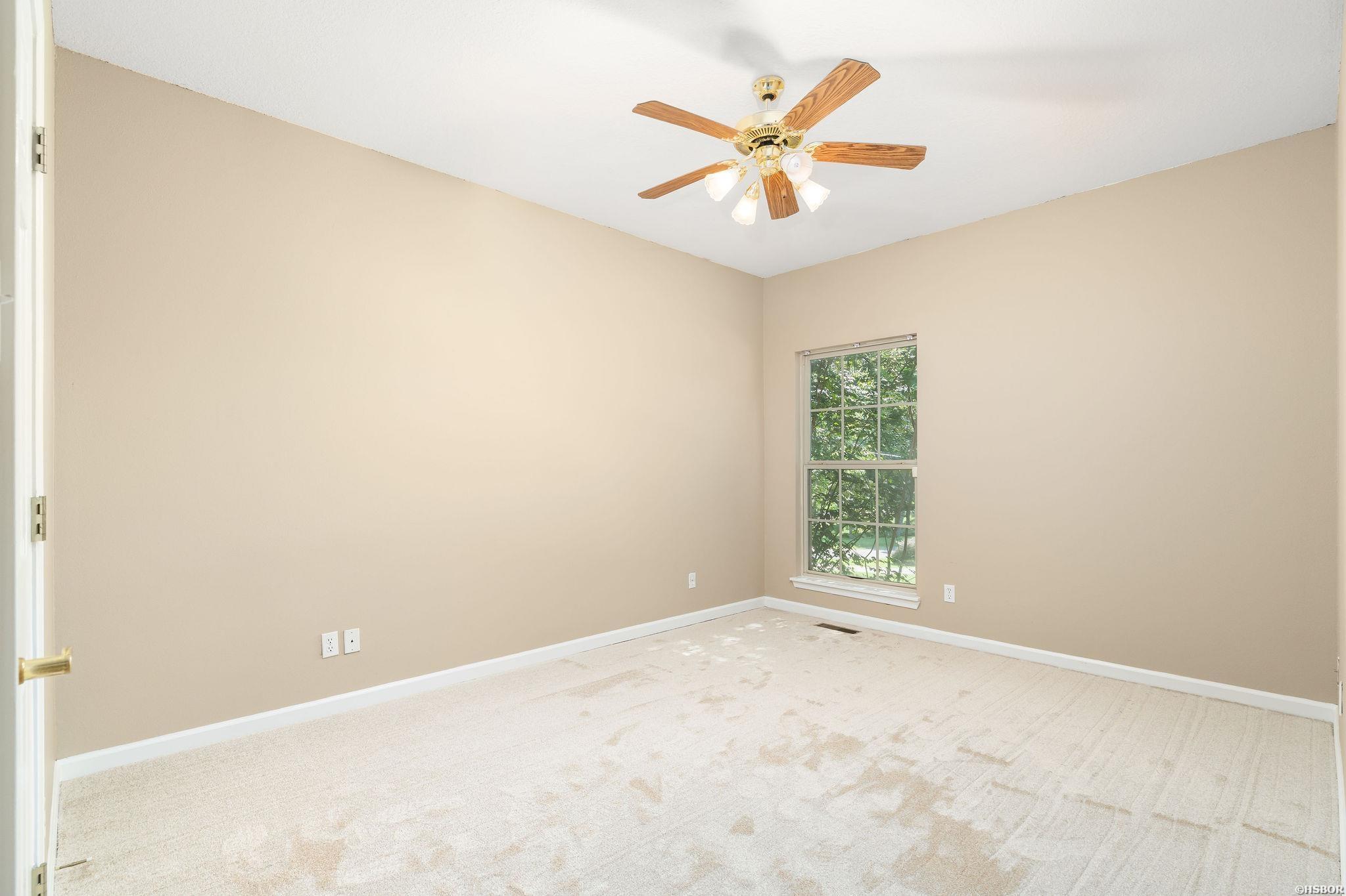 300 Tanglewood Road Property Photo 21