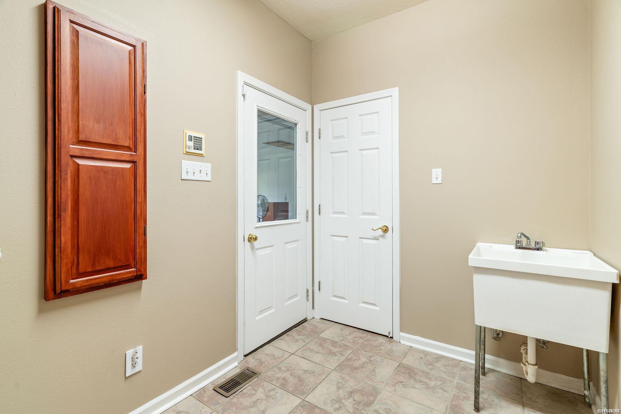300 Tanglewood Road Property Photo 28