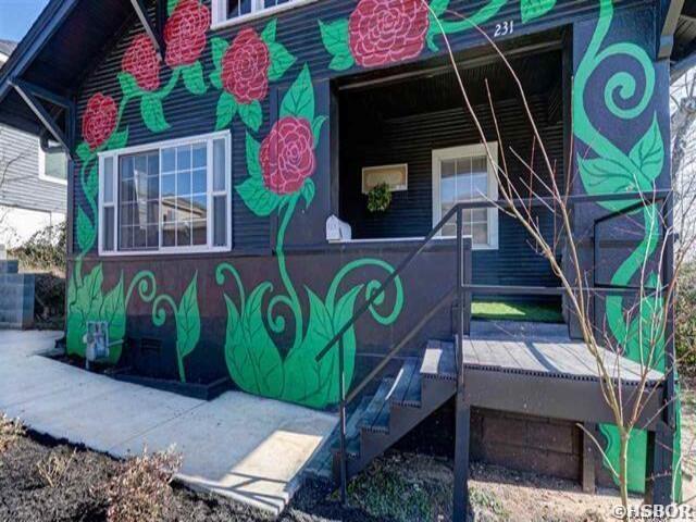 231 Oak Street Property Photo 2