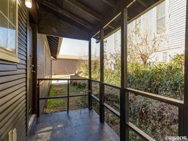 231 Oak Street Property Photo 6