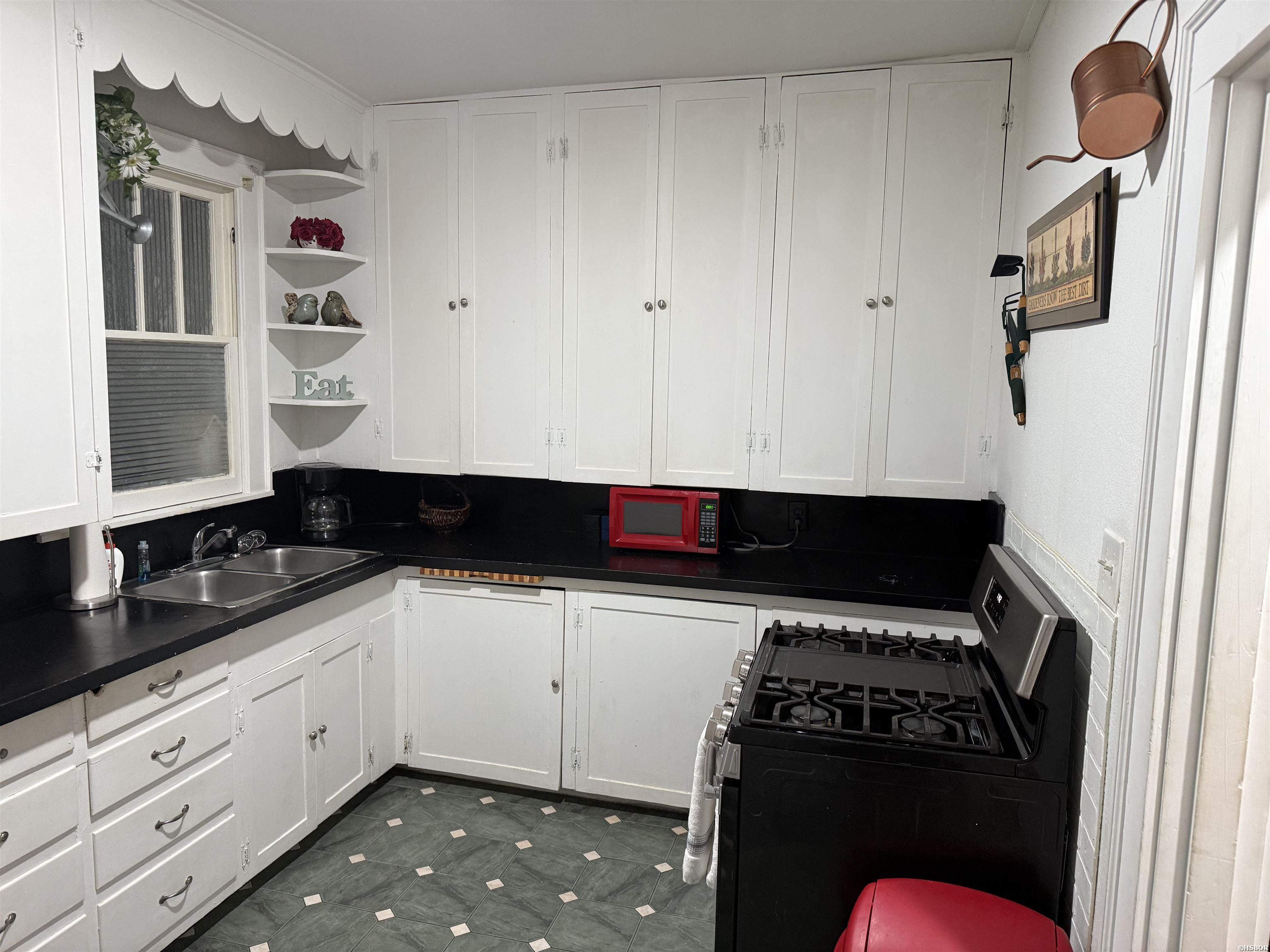 231 Oak Street Property Photo 14