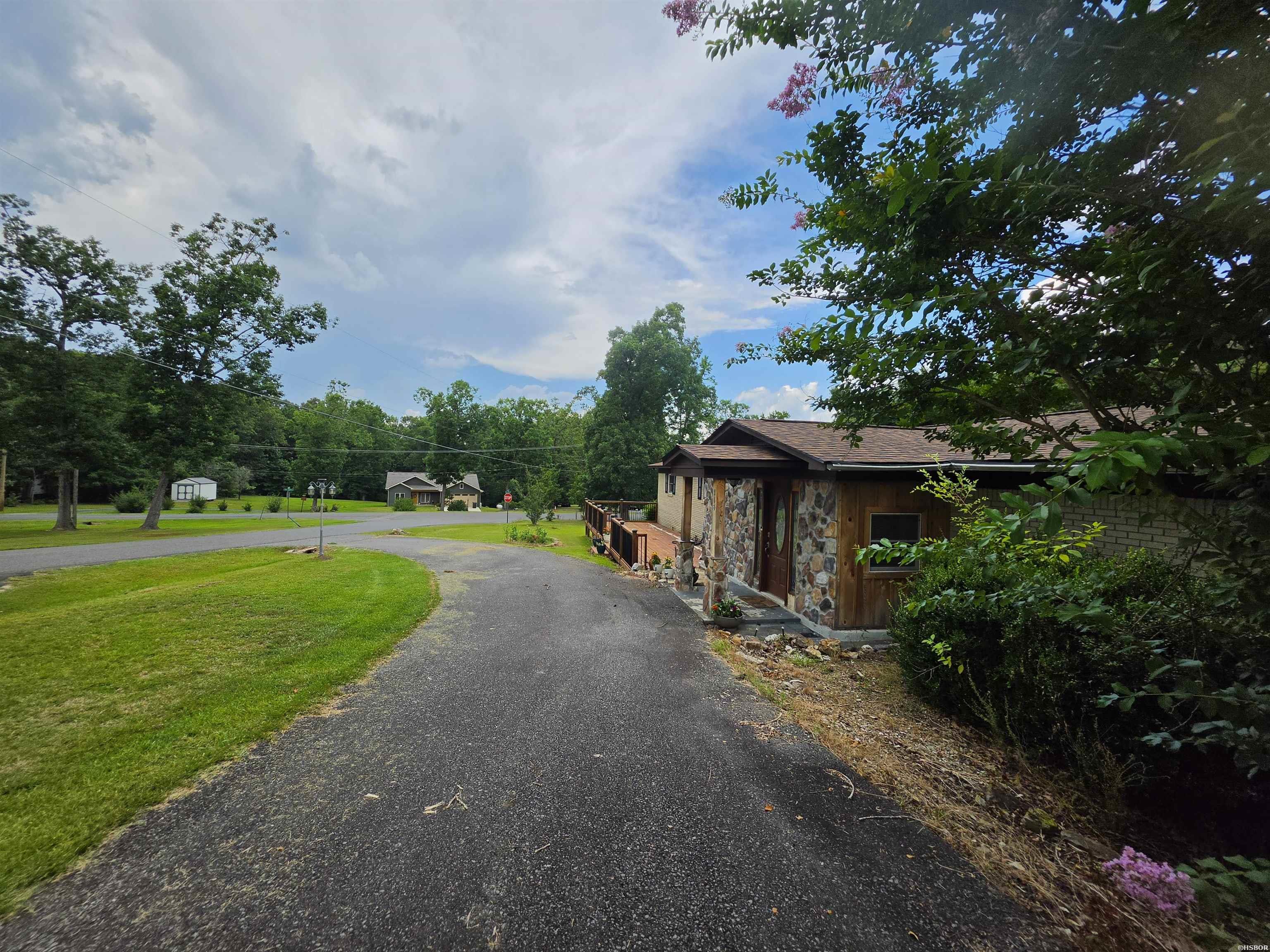906 Surrey Road Property Photo 1