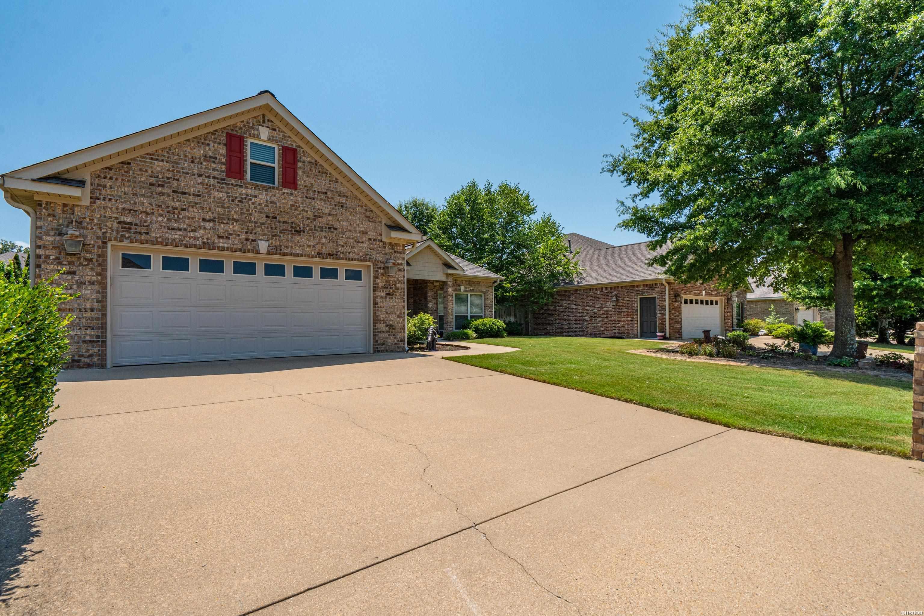 211 Willowbend Circle Property Photo 5