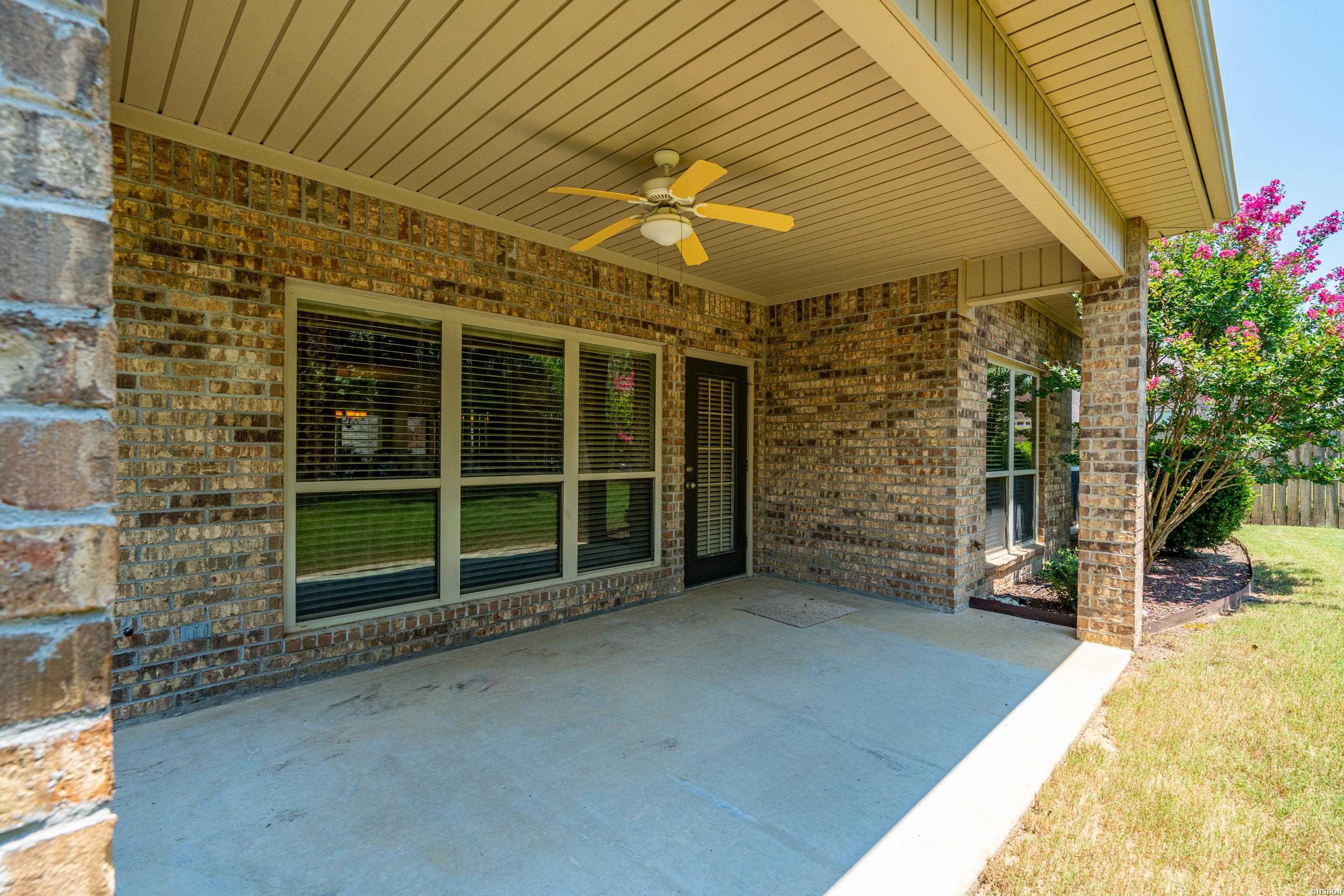 211 Willowbend Circle Property Photo 6