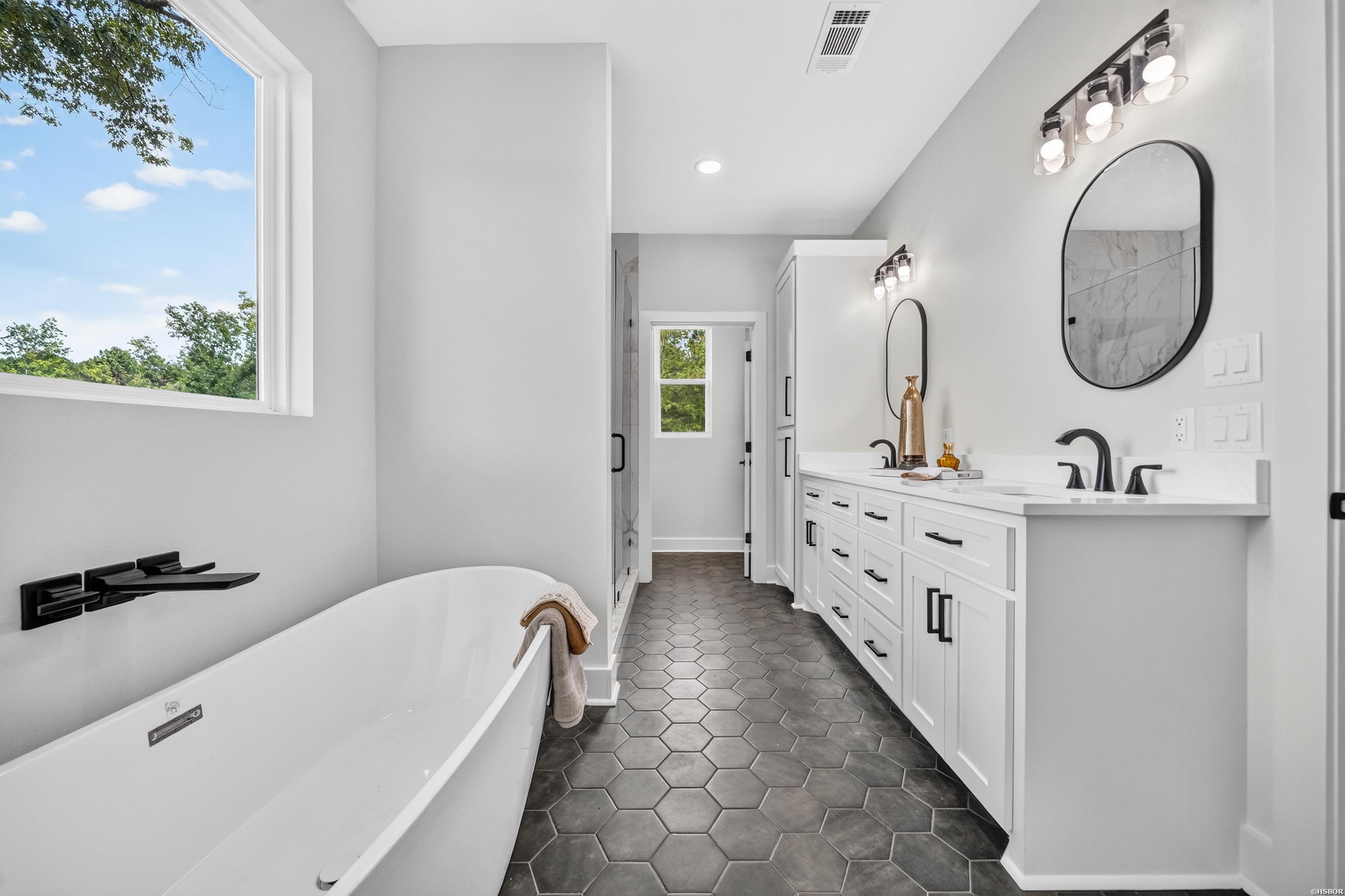 109 Chapel Hill Property Photo 23
