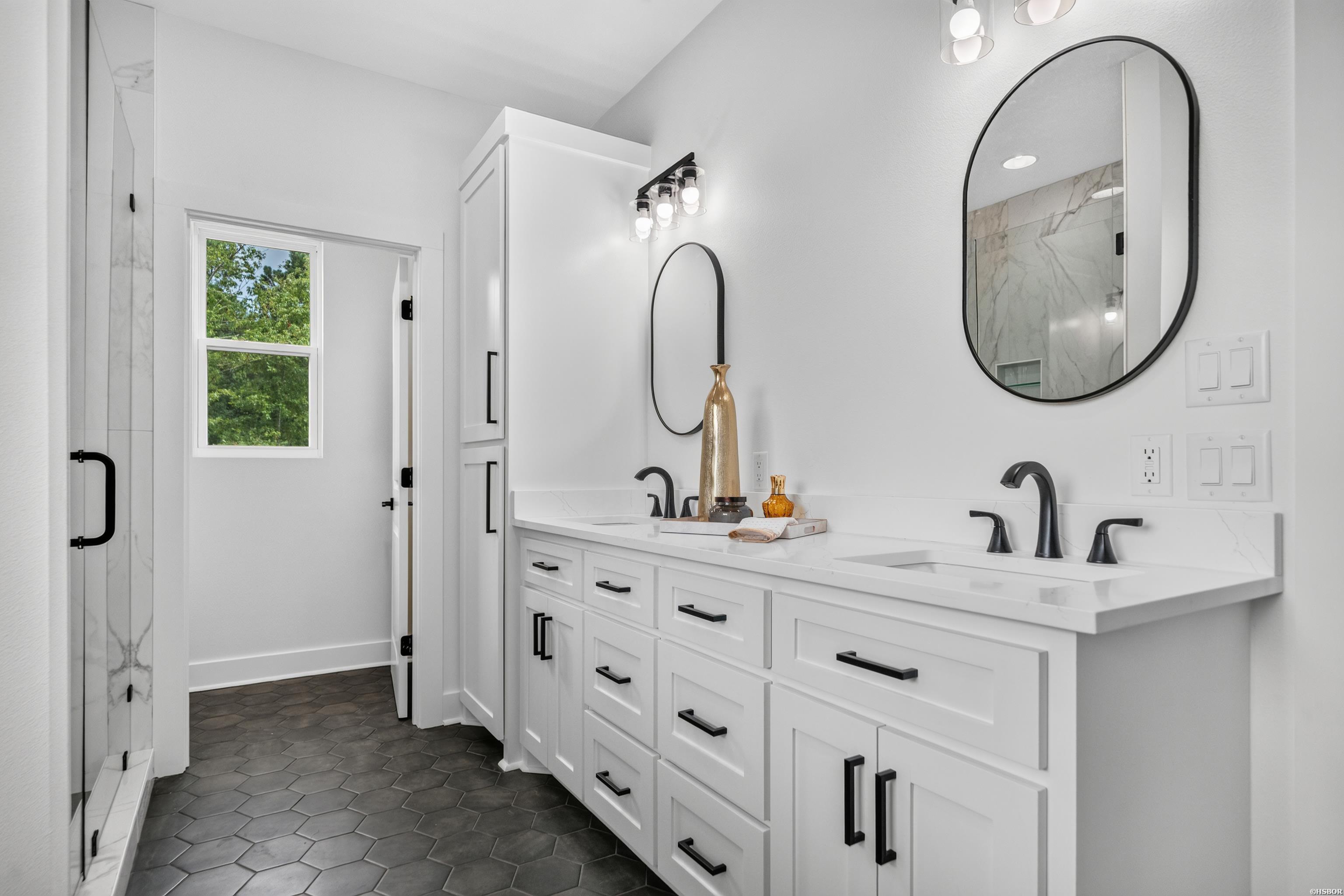 109 Chapel Hill Property Photo 24