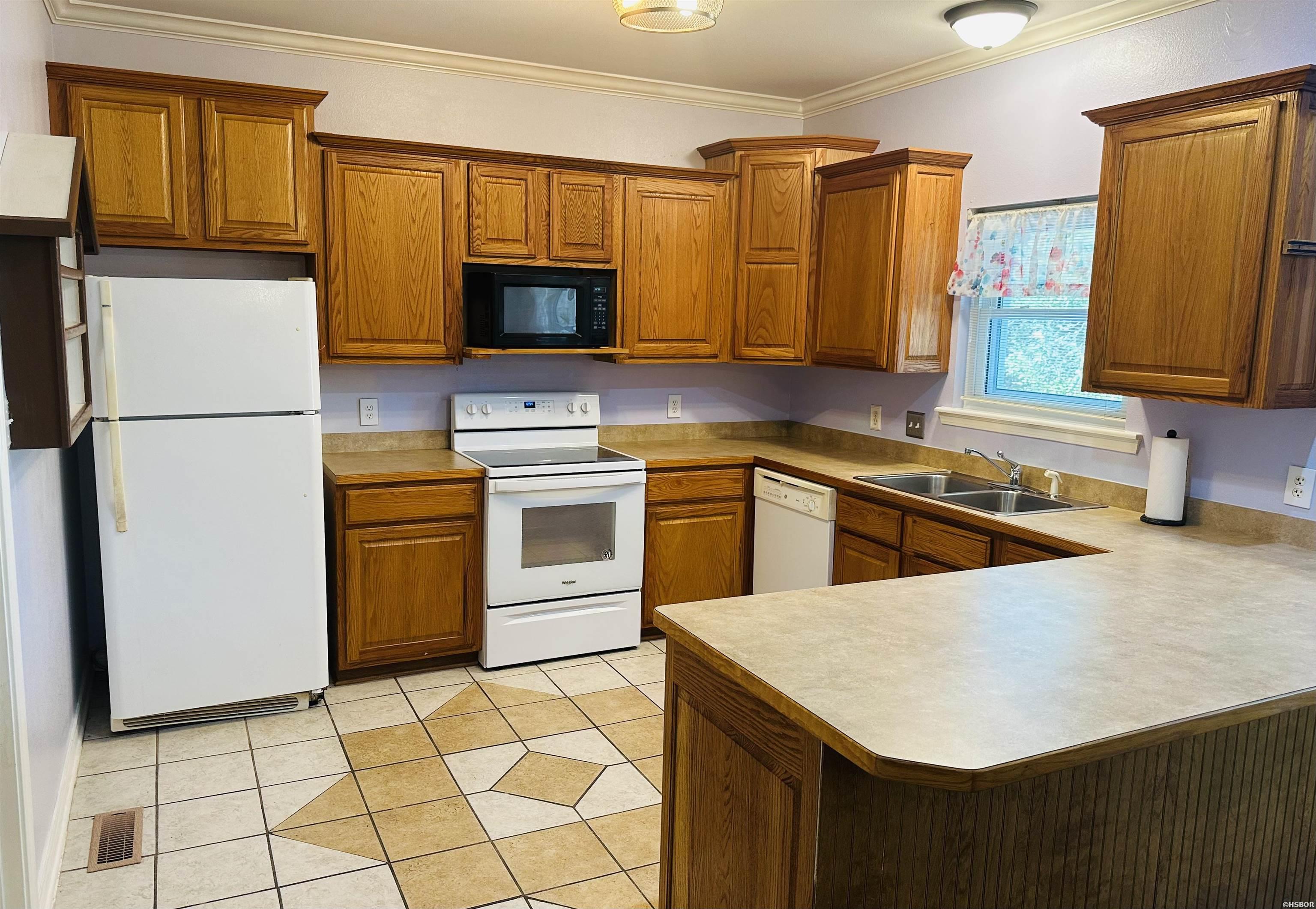 120 Wyatt Cove Property Photo 6