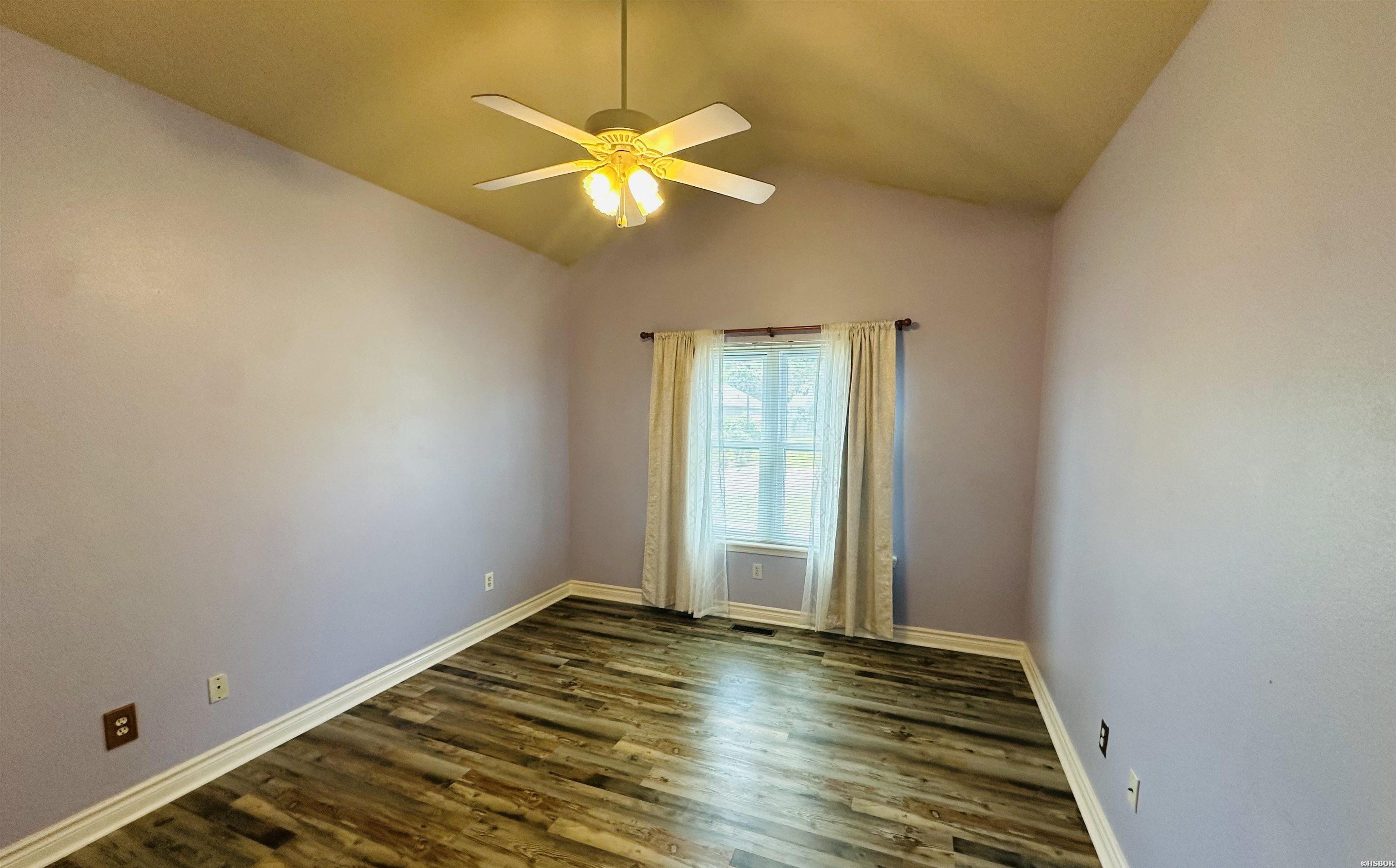 120 Wyatt Cove Property Photo 13