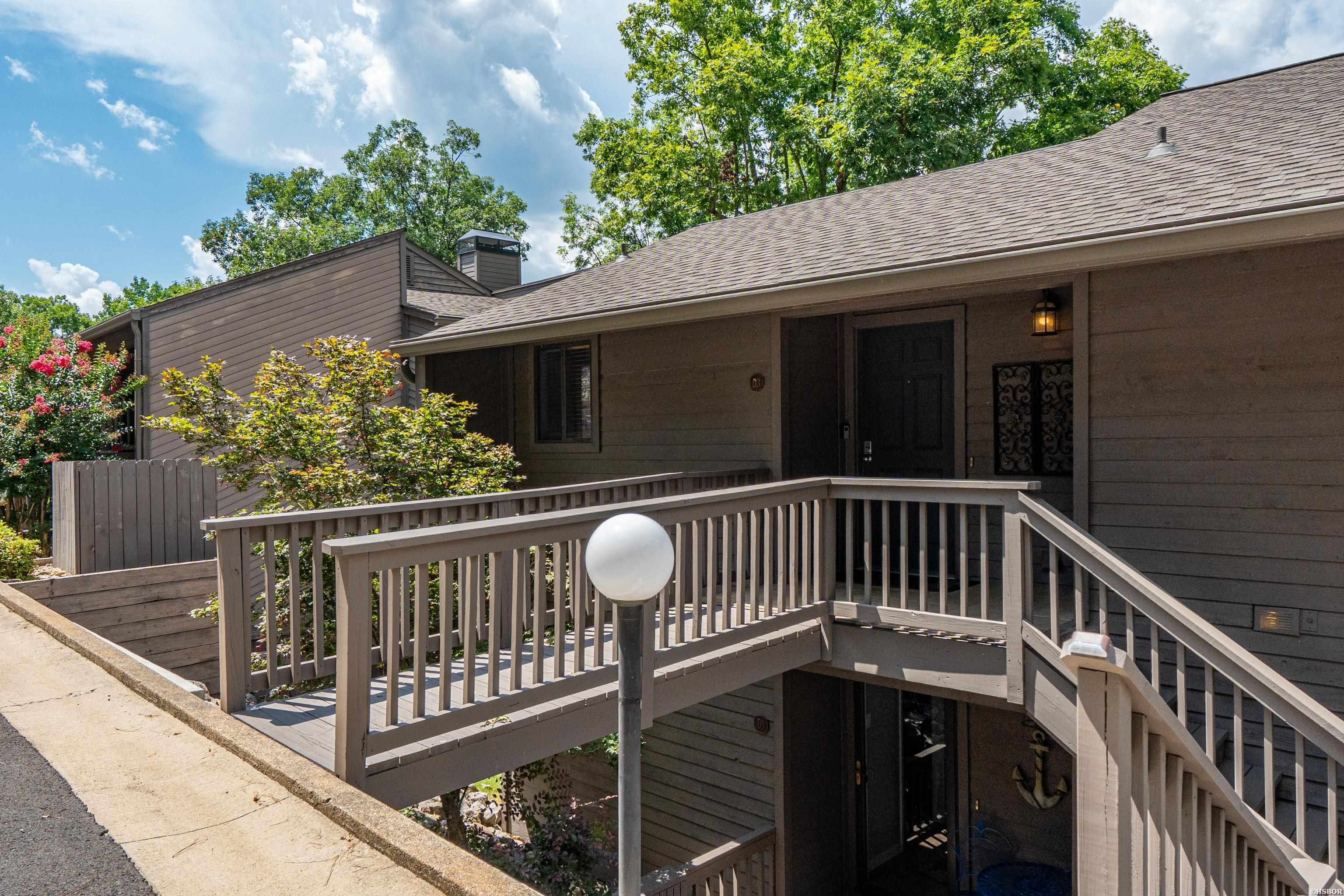 200 Hamilton Oaks Property Photo 8