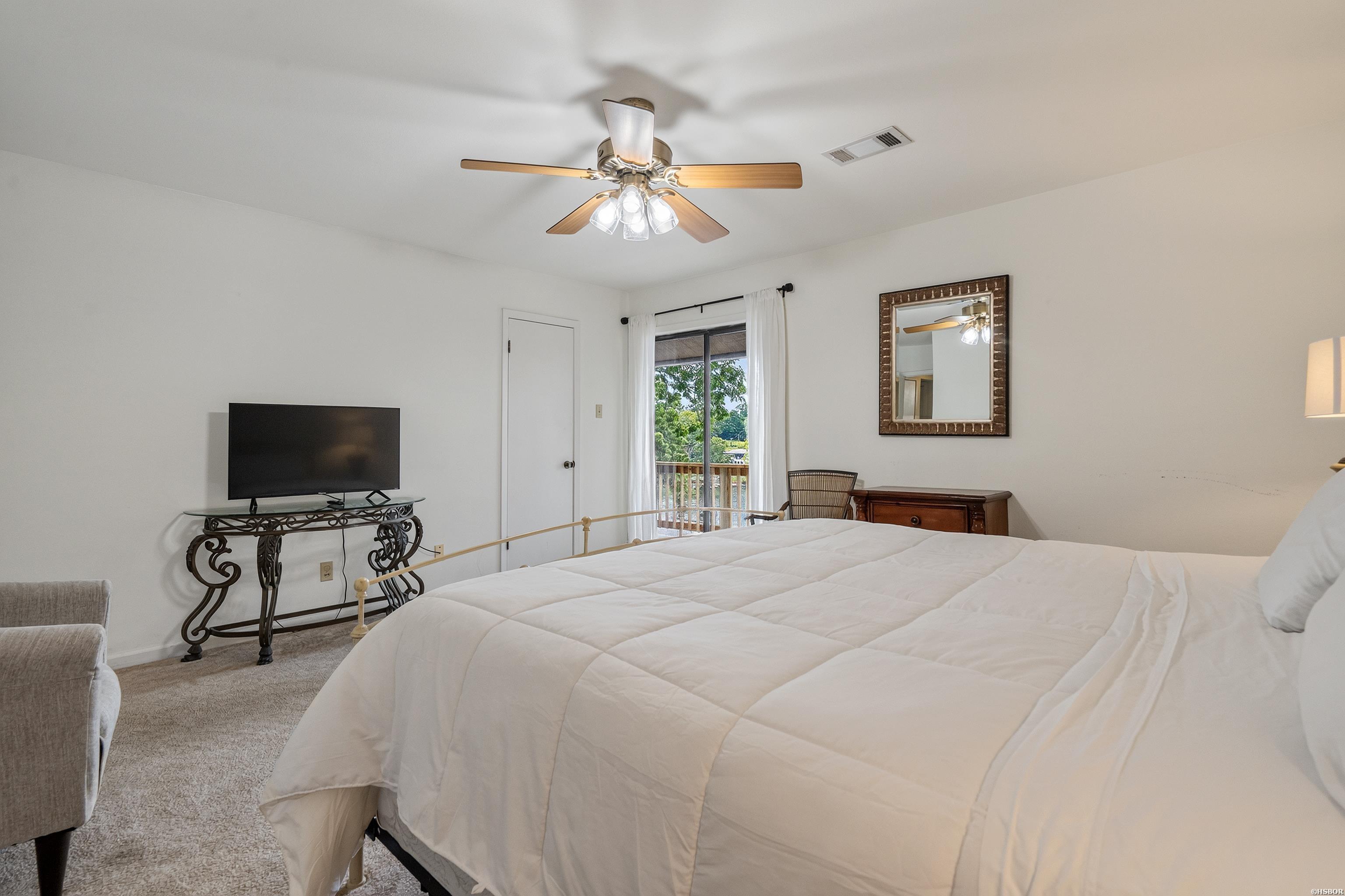 200 Hamilton Oaks Property Photo 24