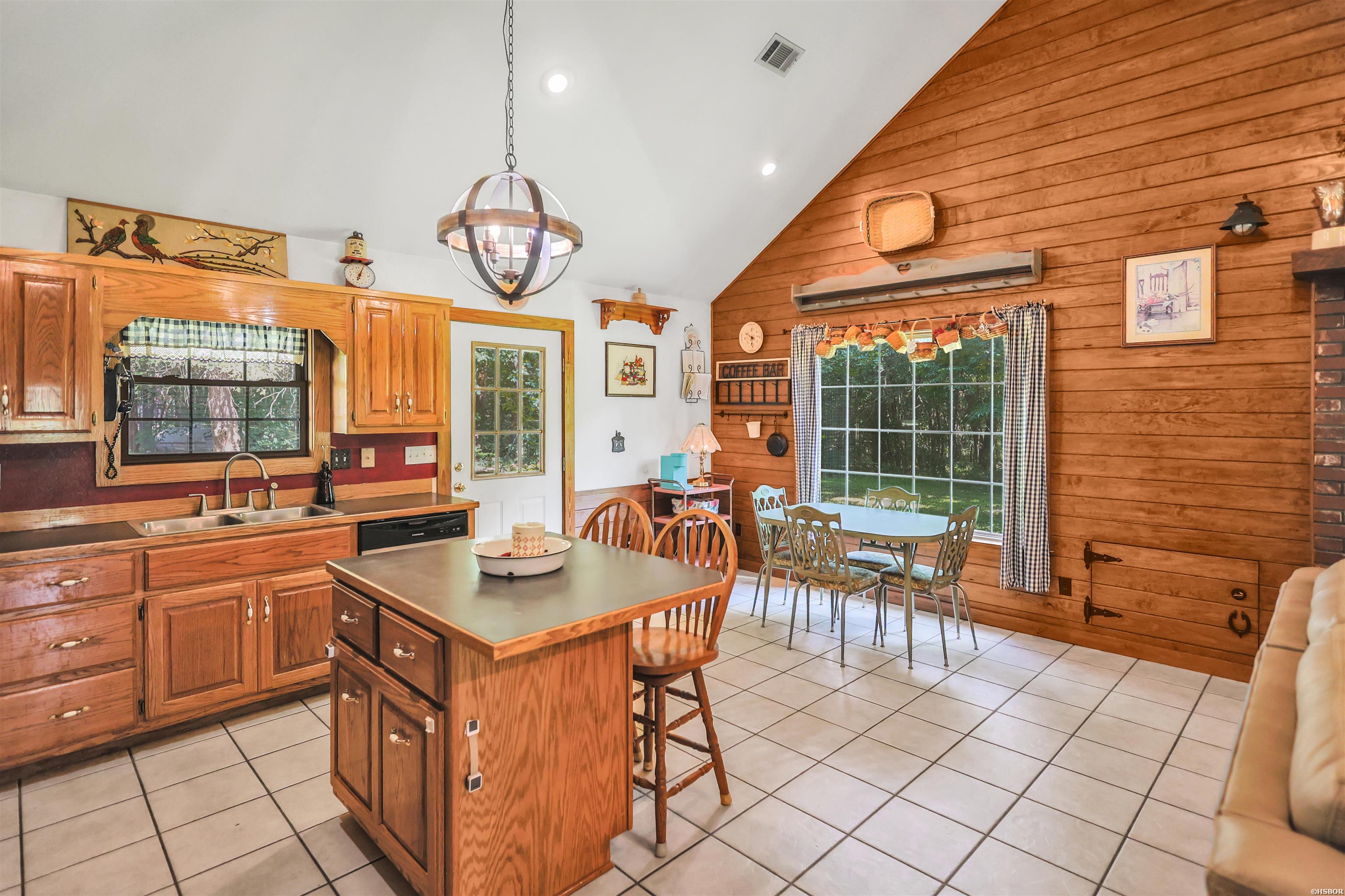 76 Makin Memories Property Photo 18