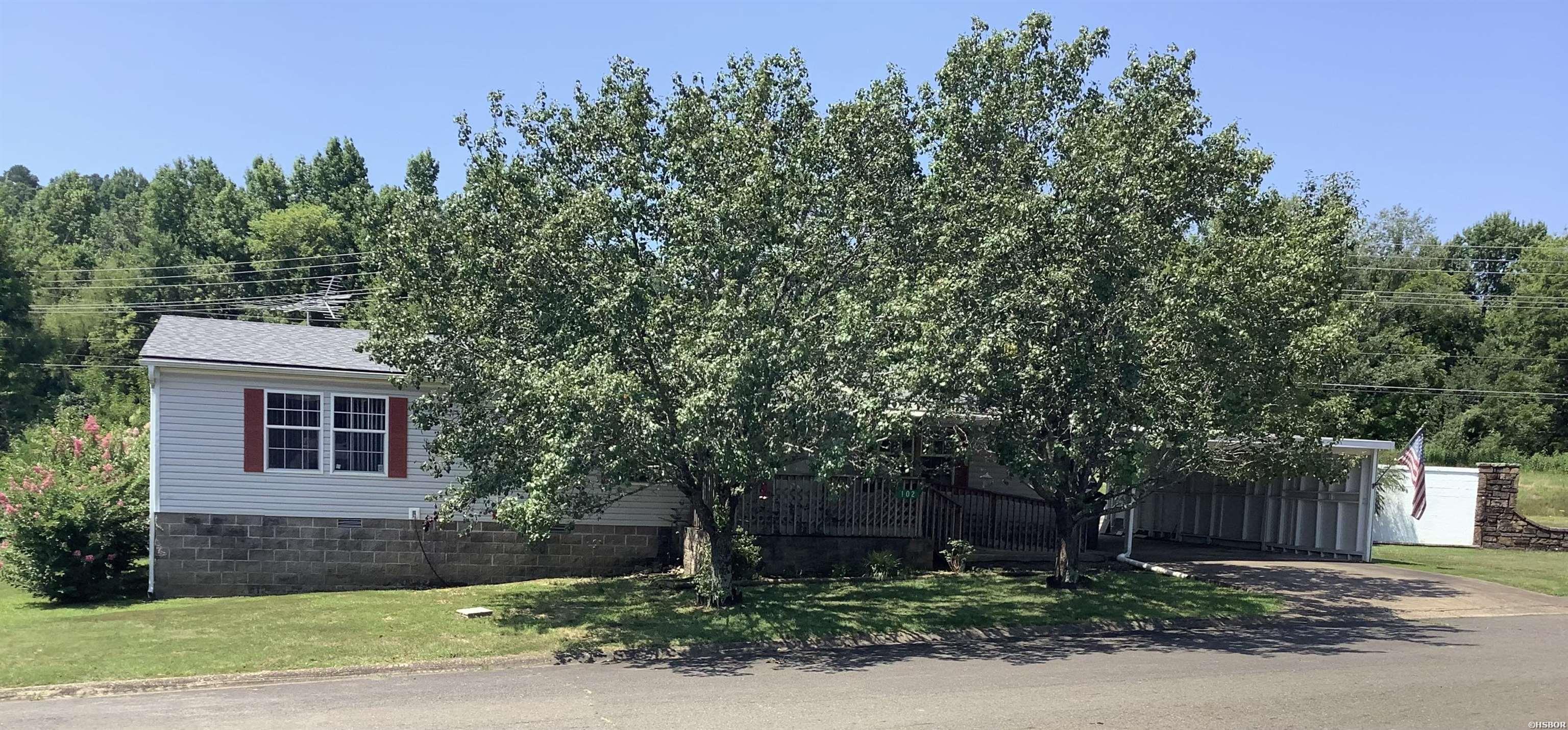 102 AMY Drive Property Photo 1
