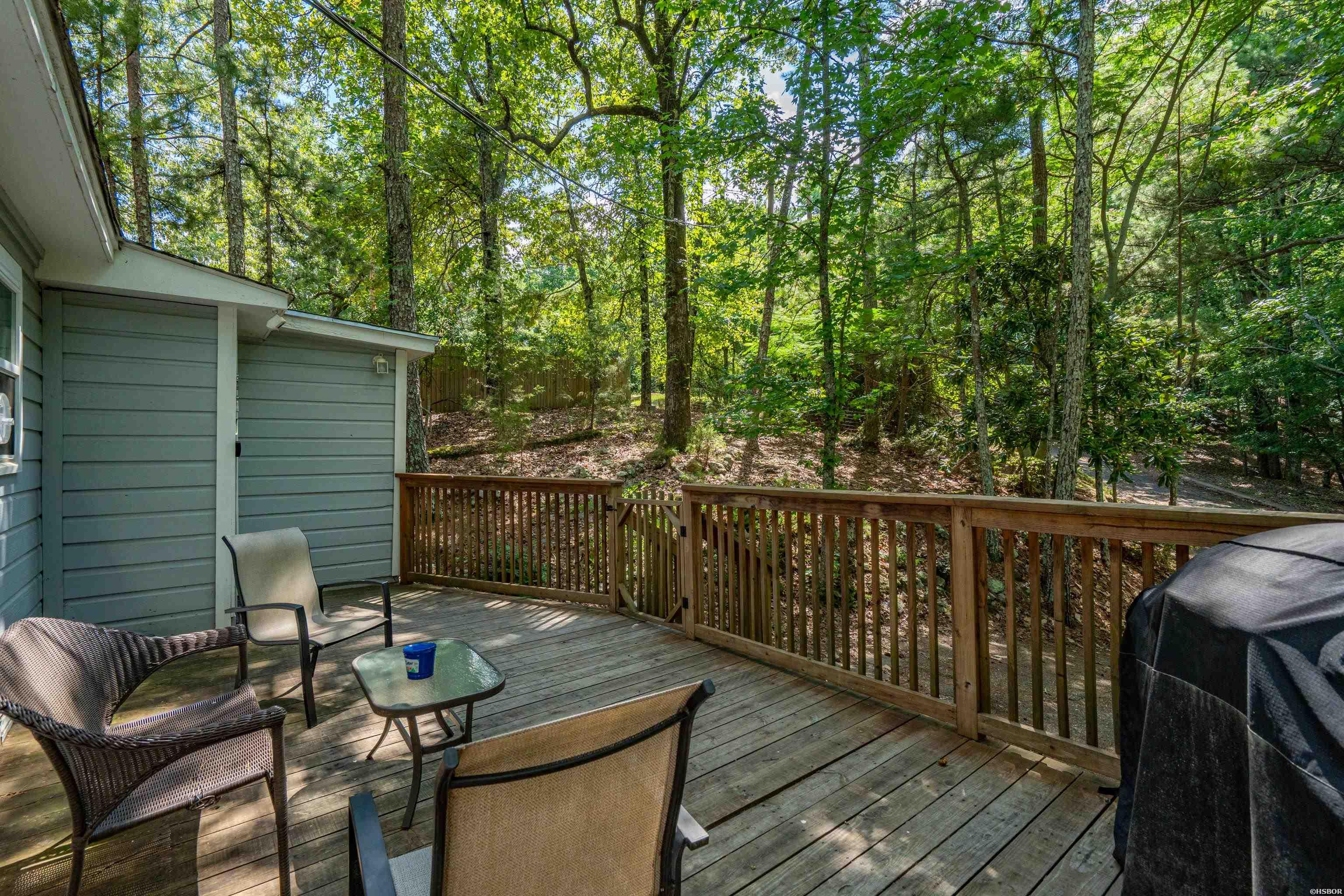 327 Pine Street Property Photo 25