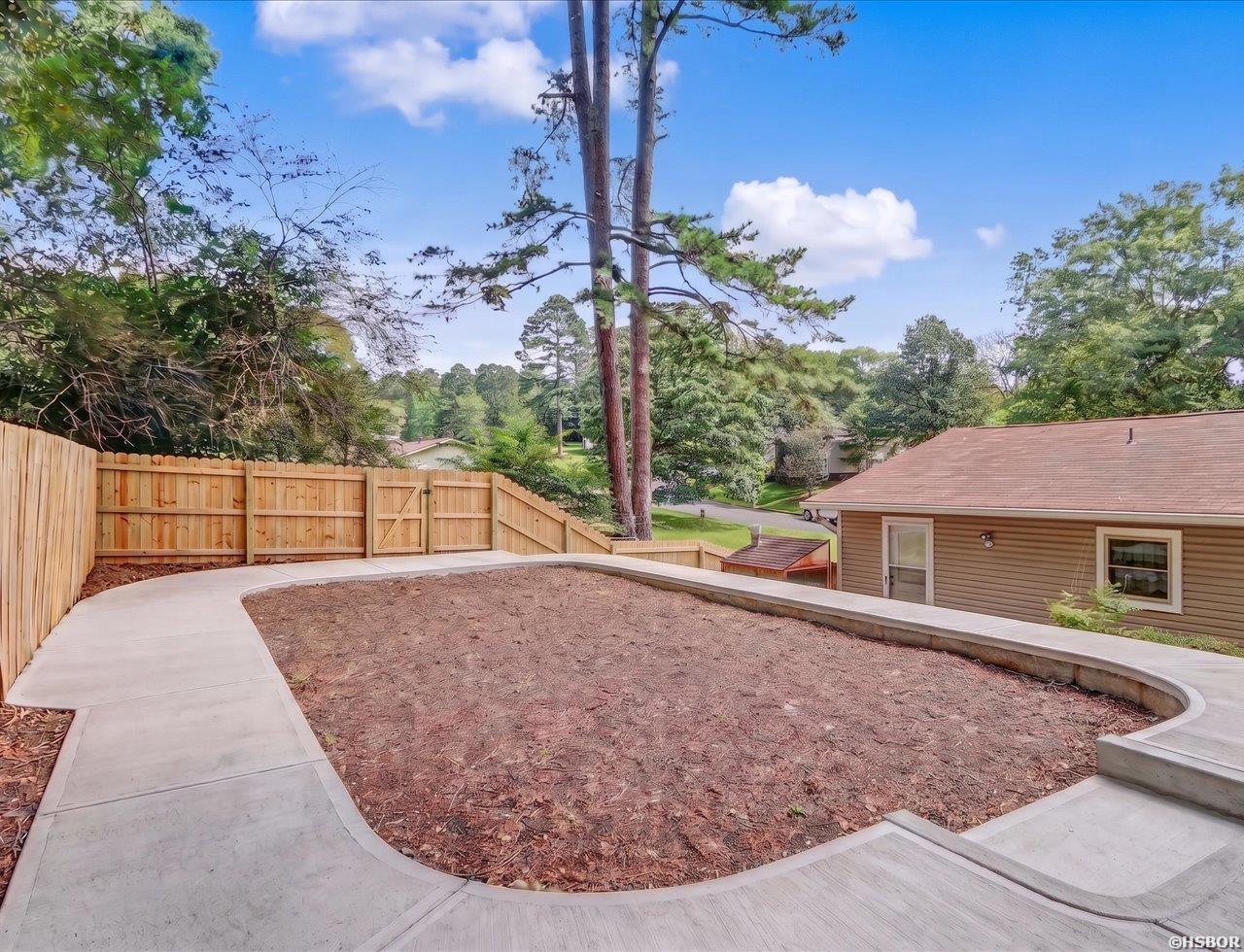 105 Kingsbrook Street Property Photo 30