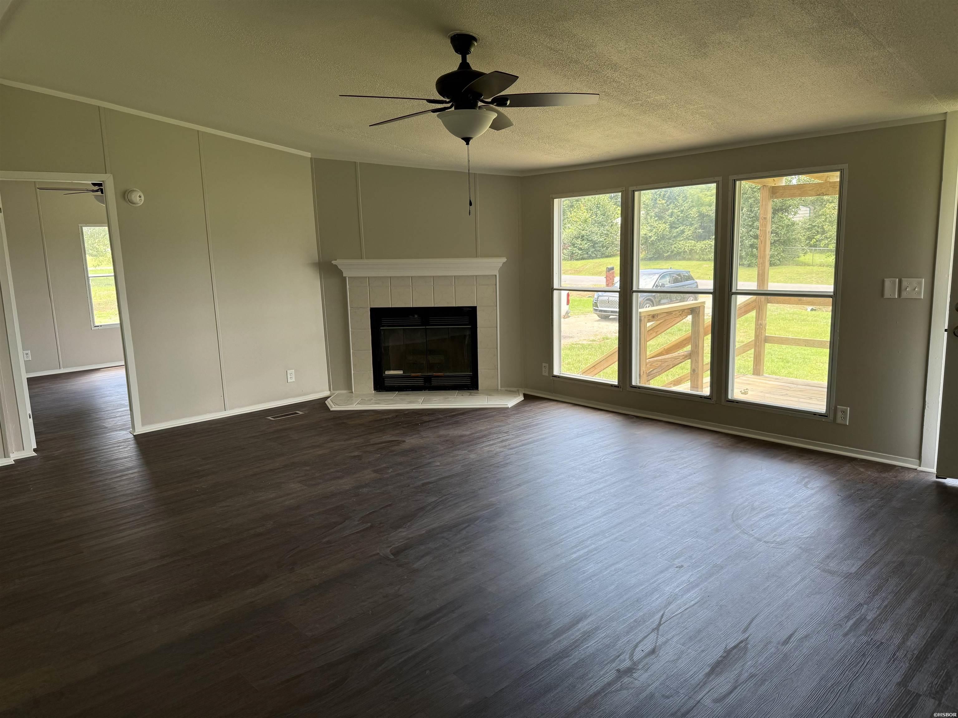 112 Elkhorn Loop Property Photo 3