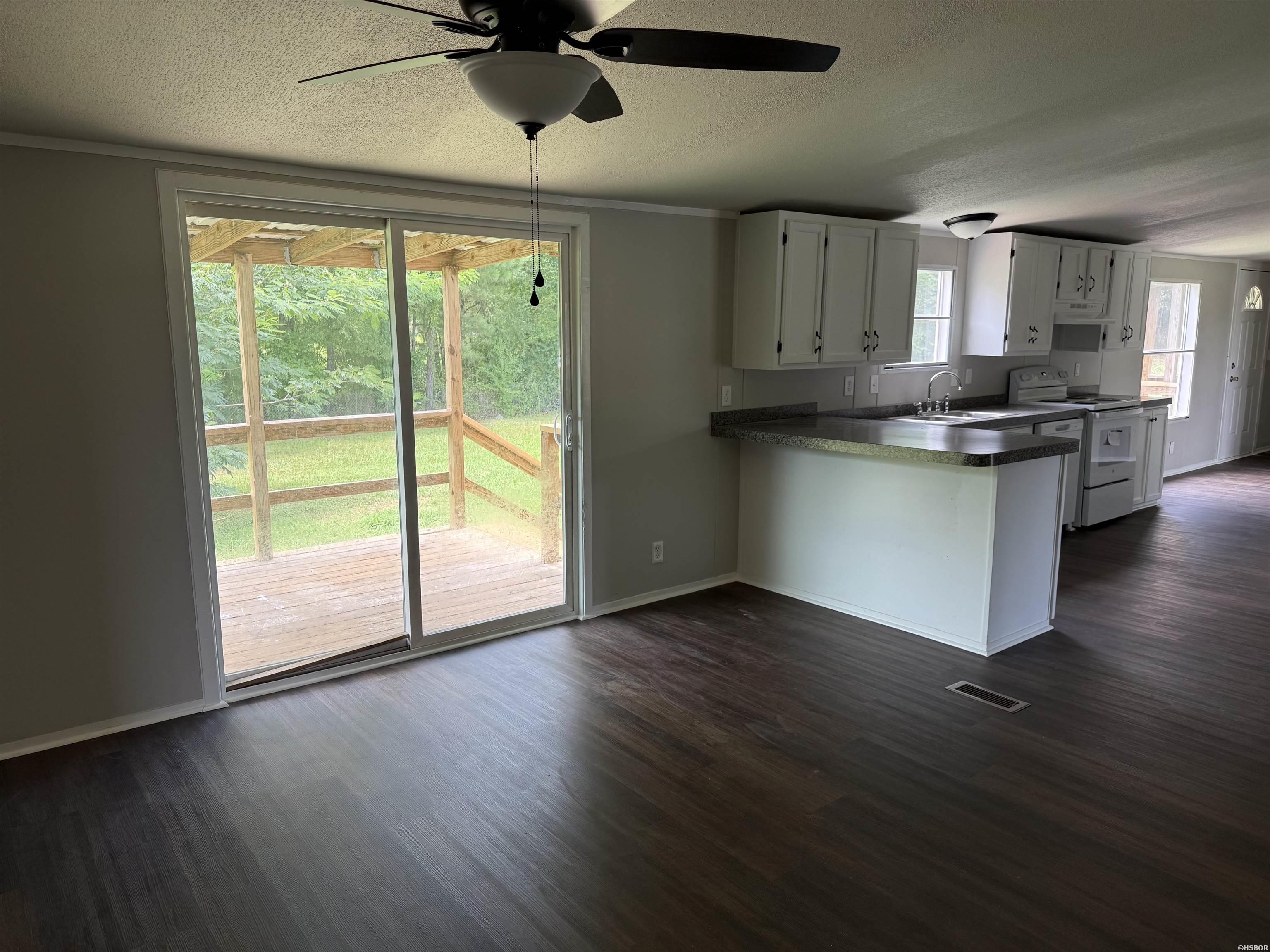 112 Elkhorn Loop Property Photo 9