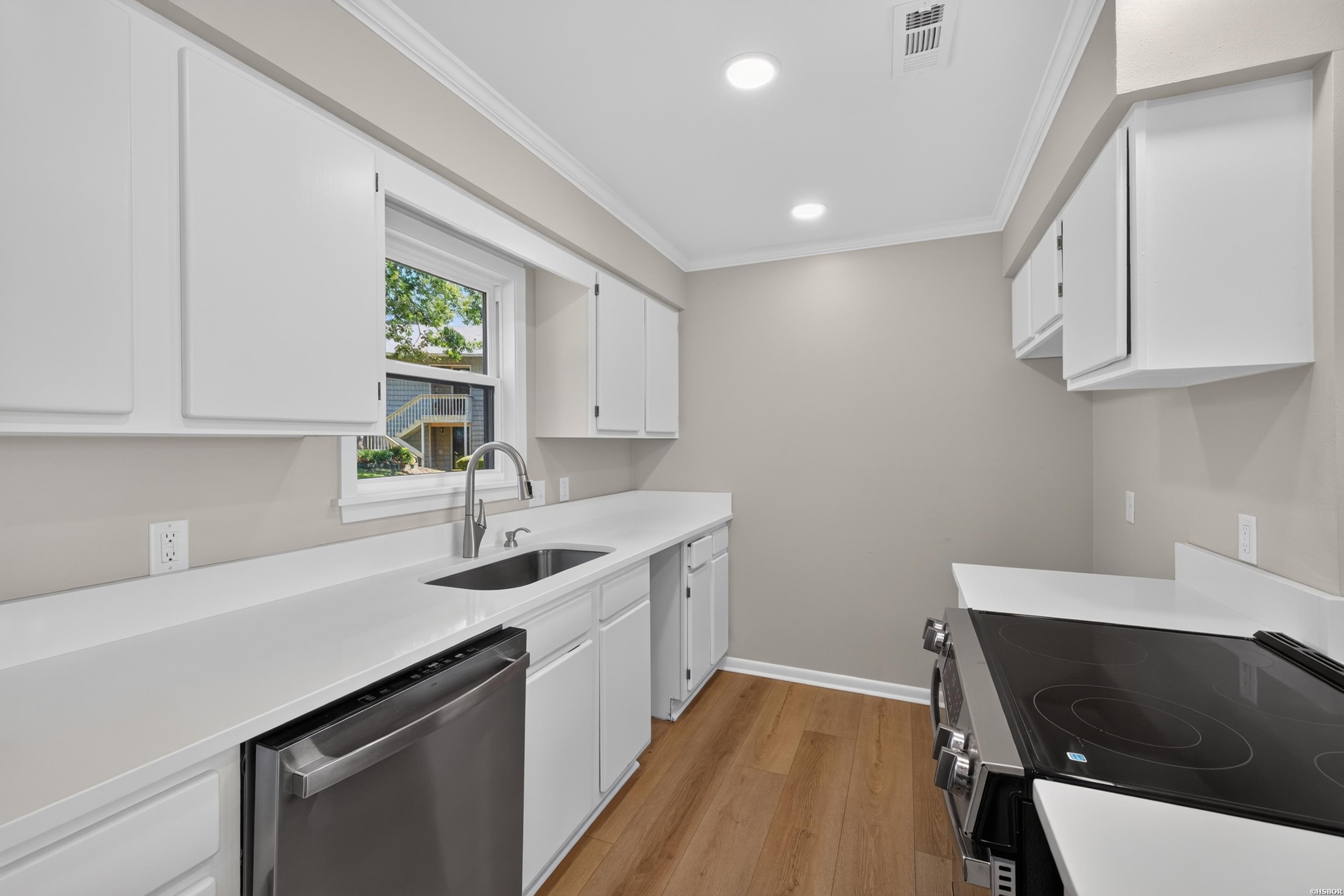 250 Grand Isle Drive Property Photo 15